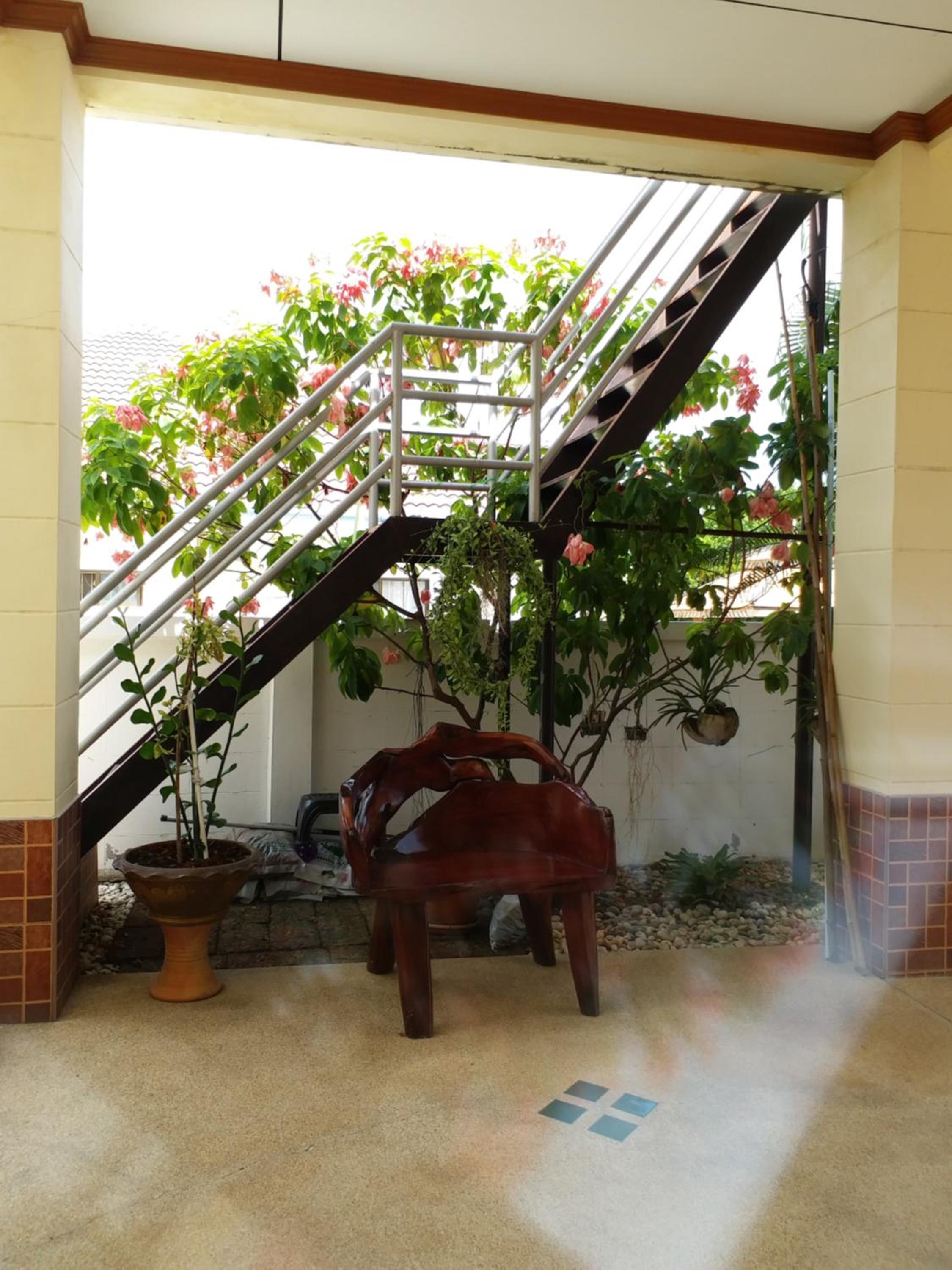 Villa with Private Pool - Photo 32