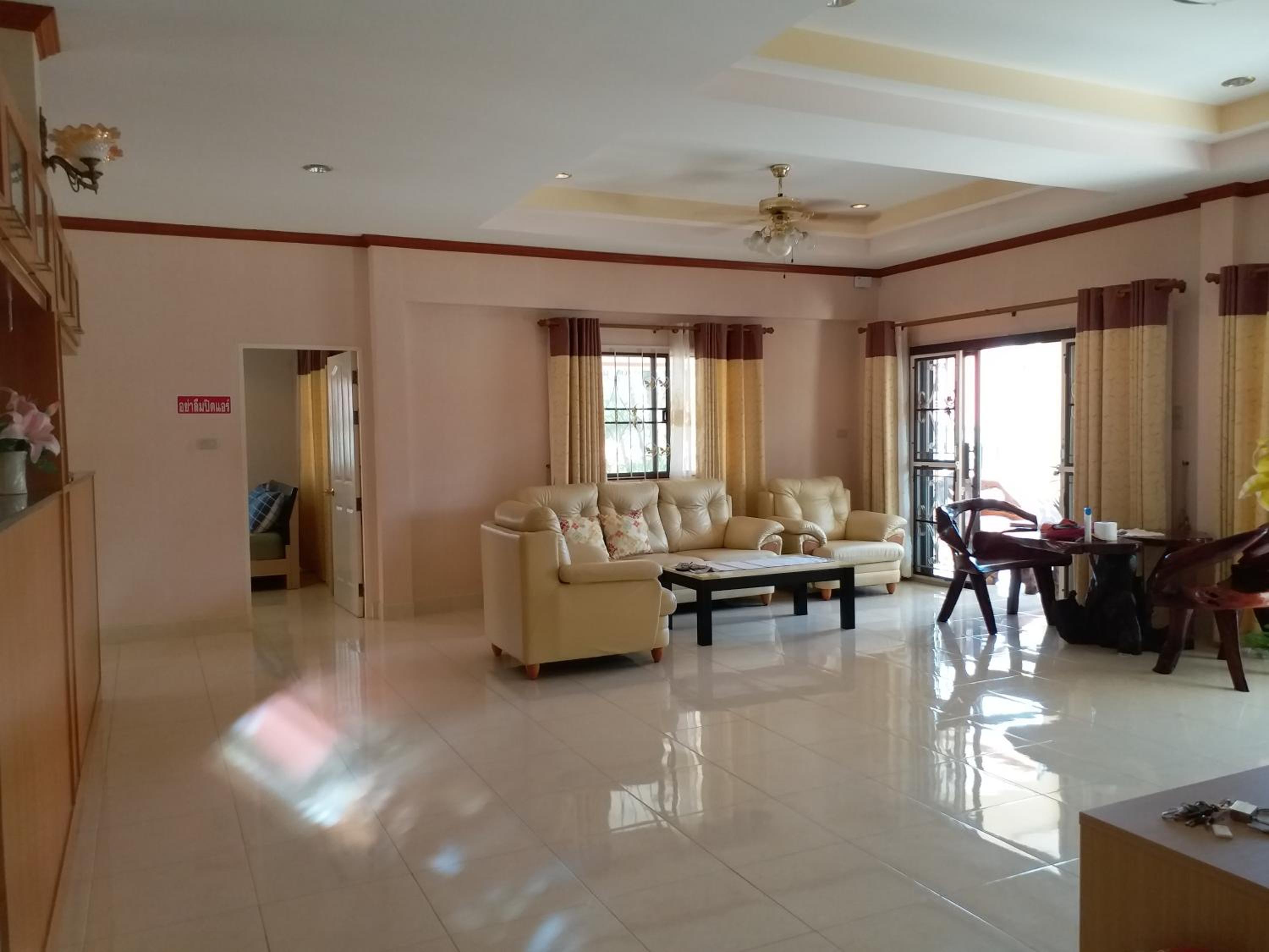 Villa with Private Pool - Photo 18