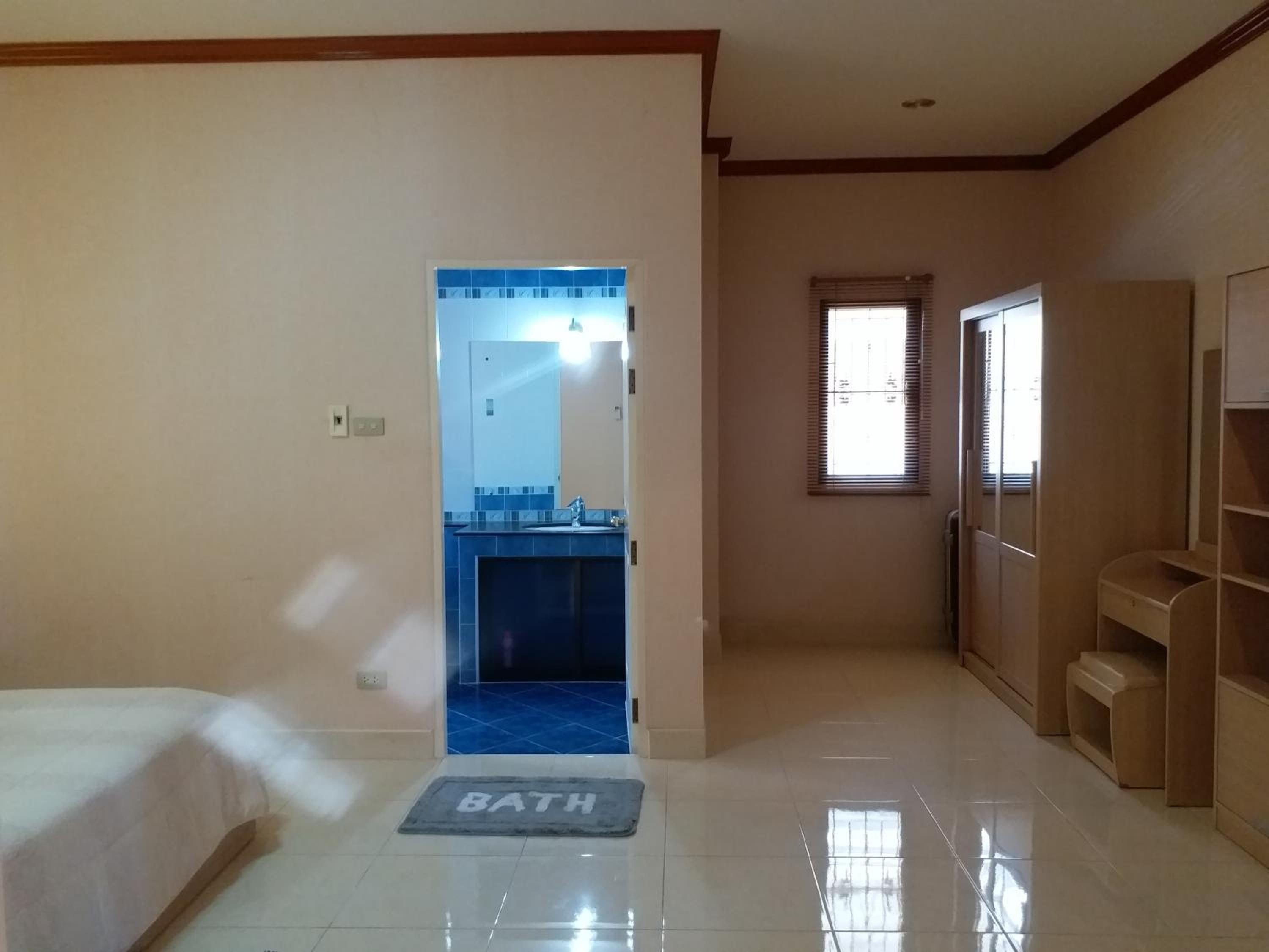 Villa with Private Pool - Photo 16