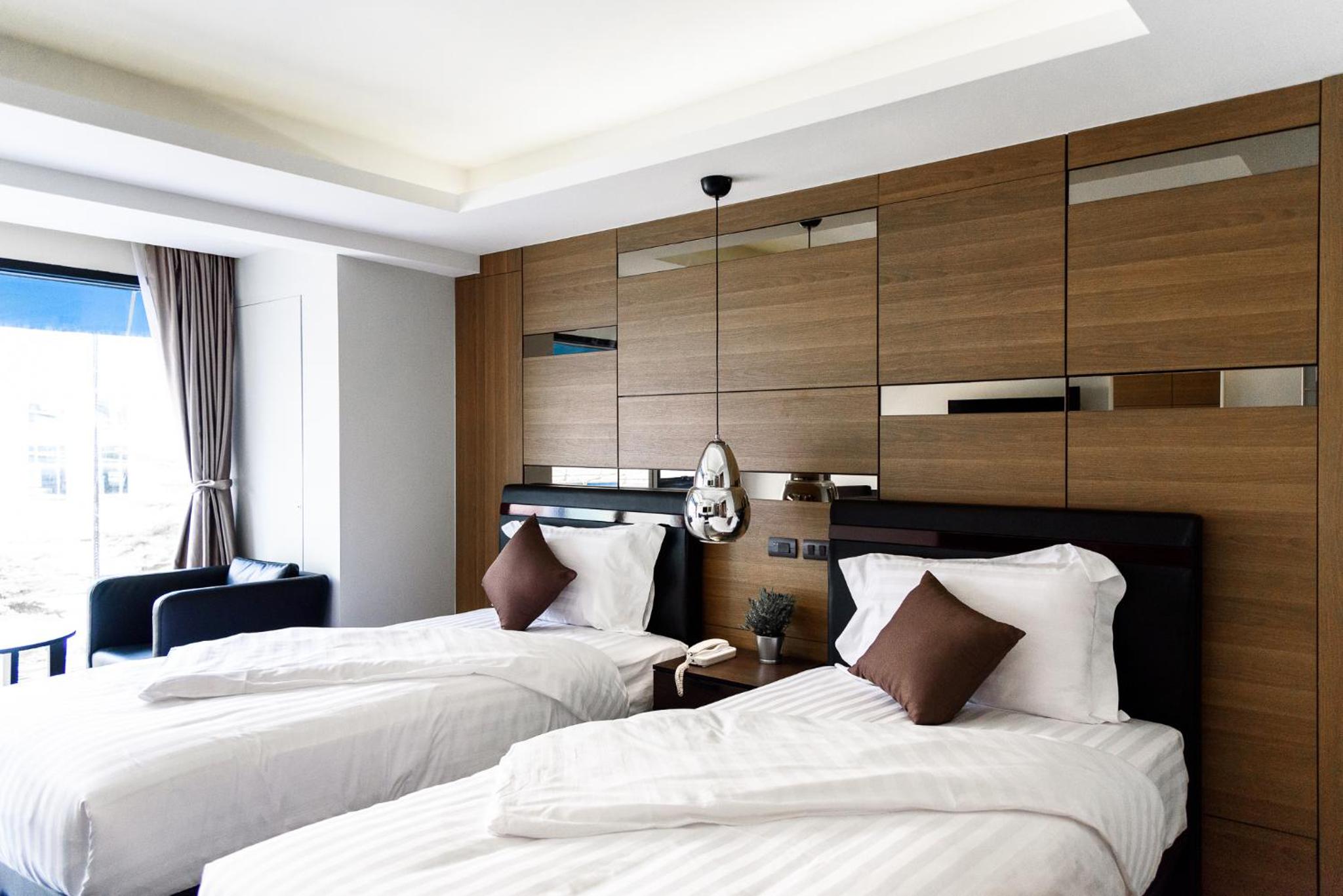 Deluxe King Room photo 2