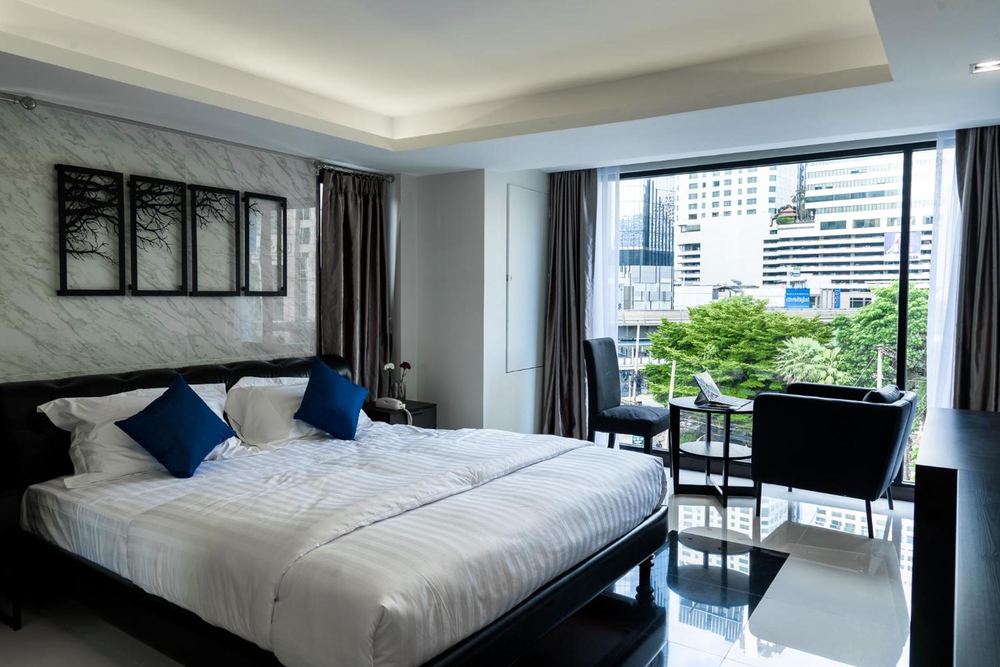 Deluxe King Room photo 3