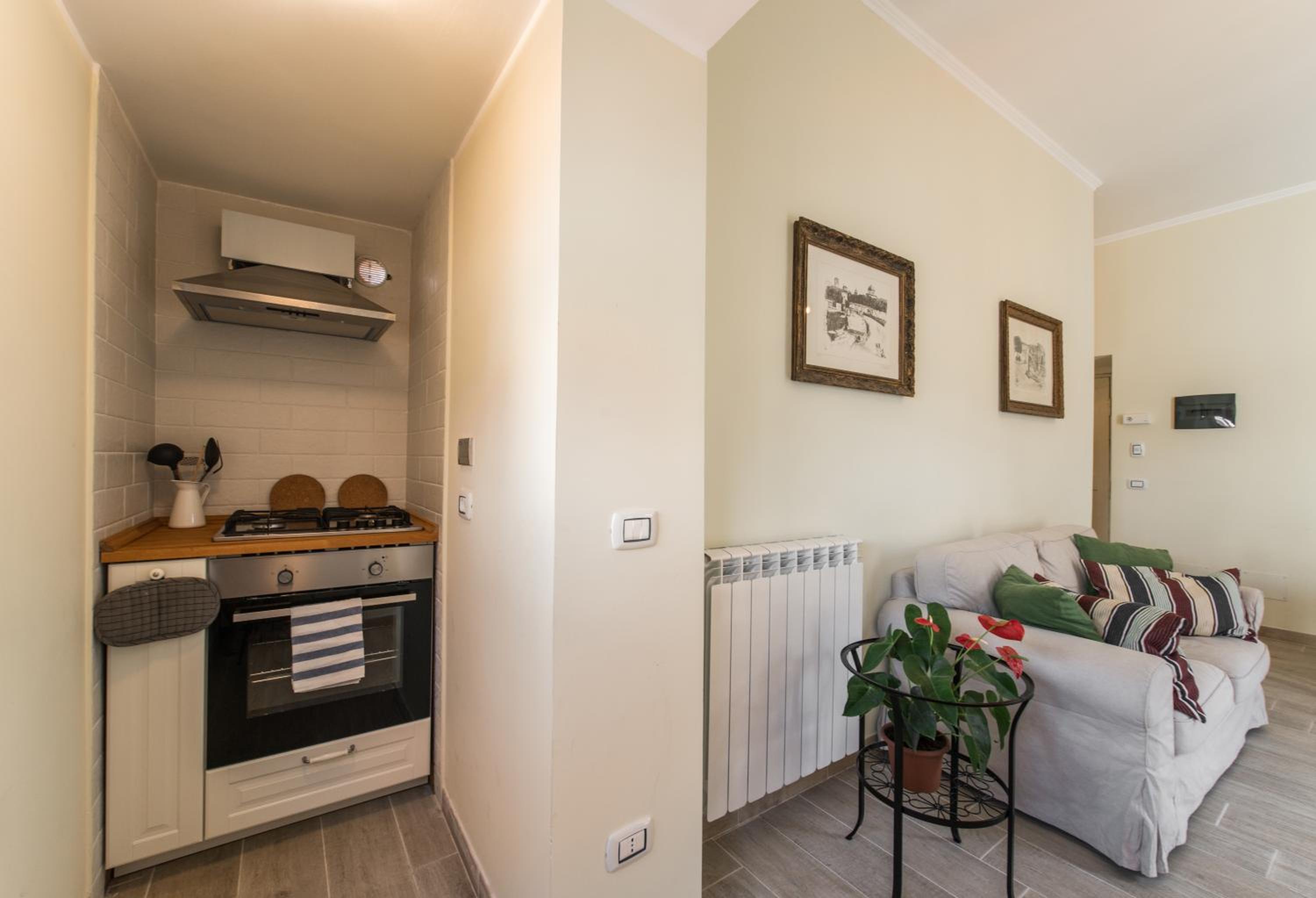 Apartment with Terrace - Photo 14