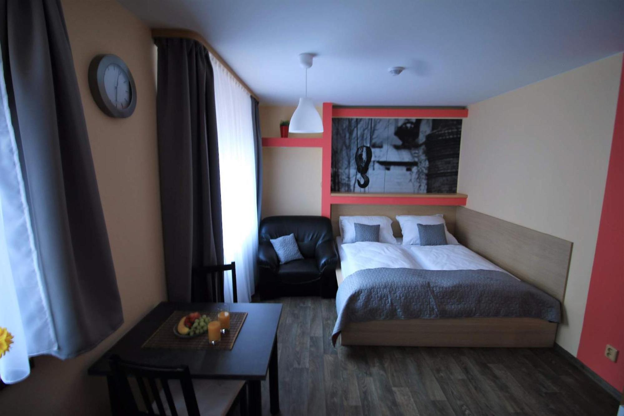 Double Room with Bathroom and Kitchenette photo 2