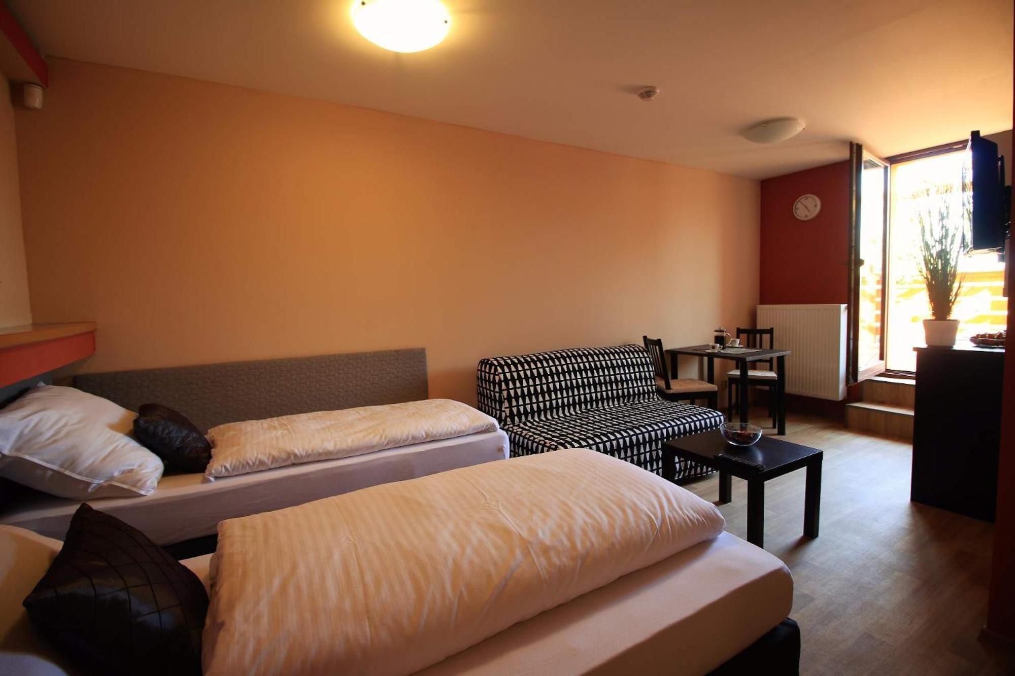 Double or Twin Room with Private Terrace and Kitchenette photo 3