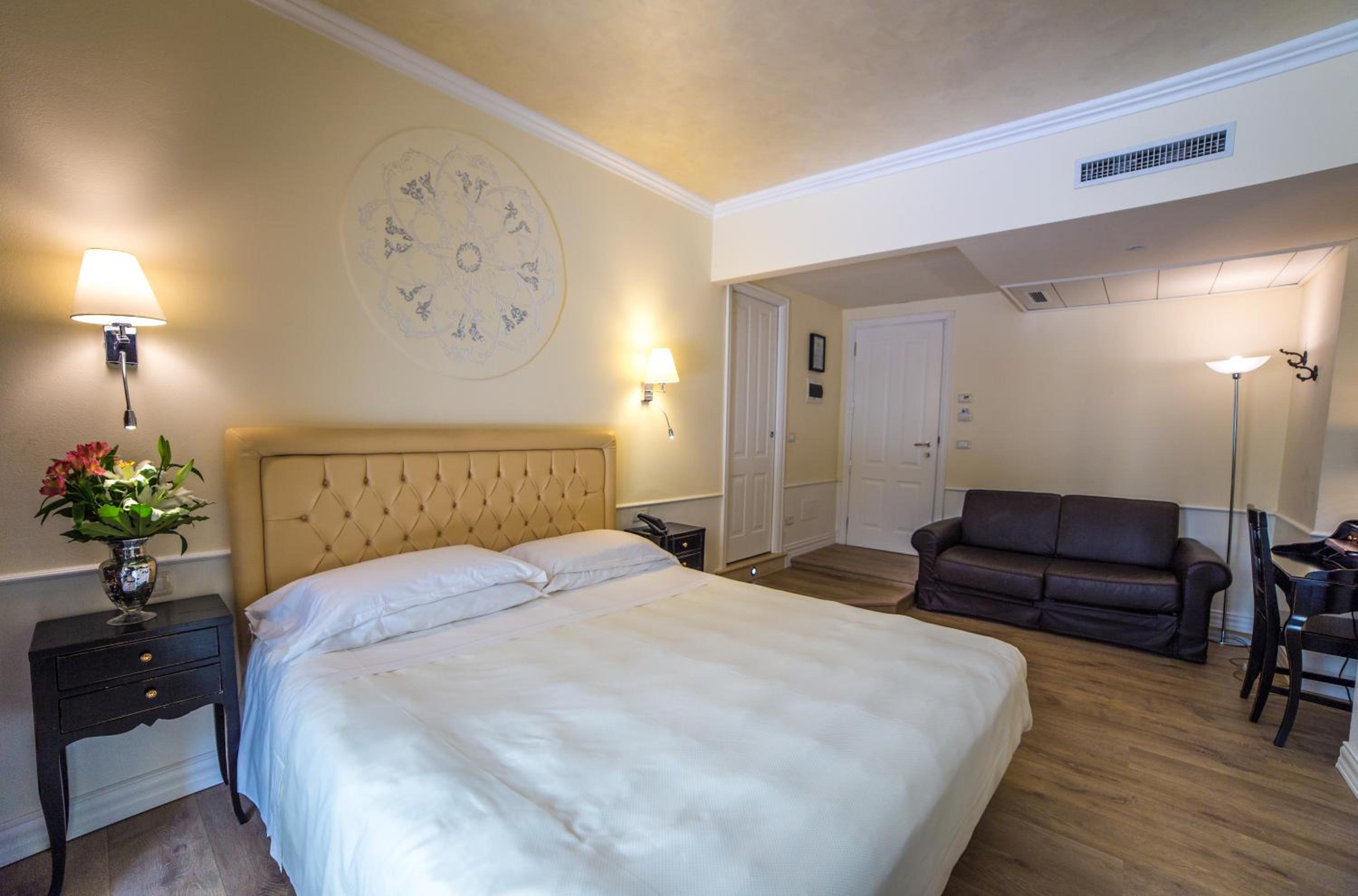Comfort King Room photo 1