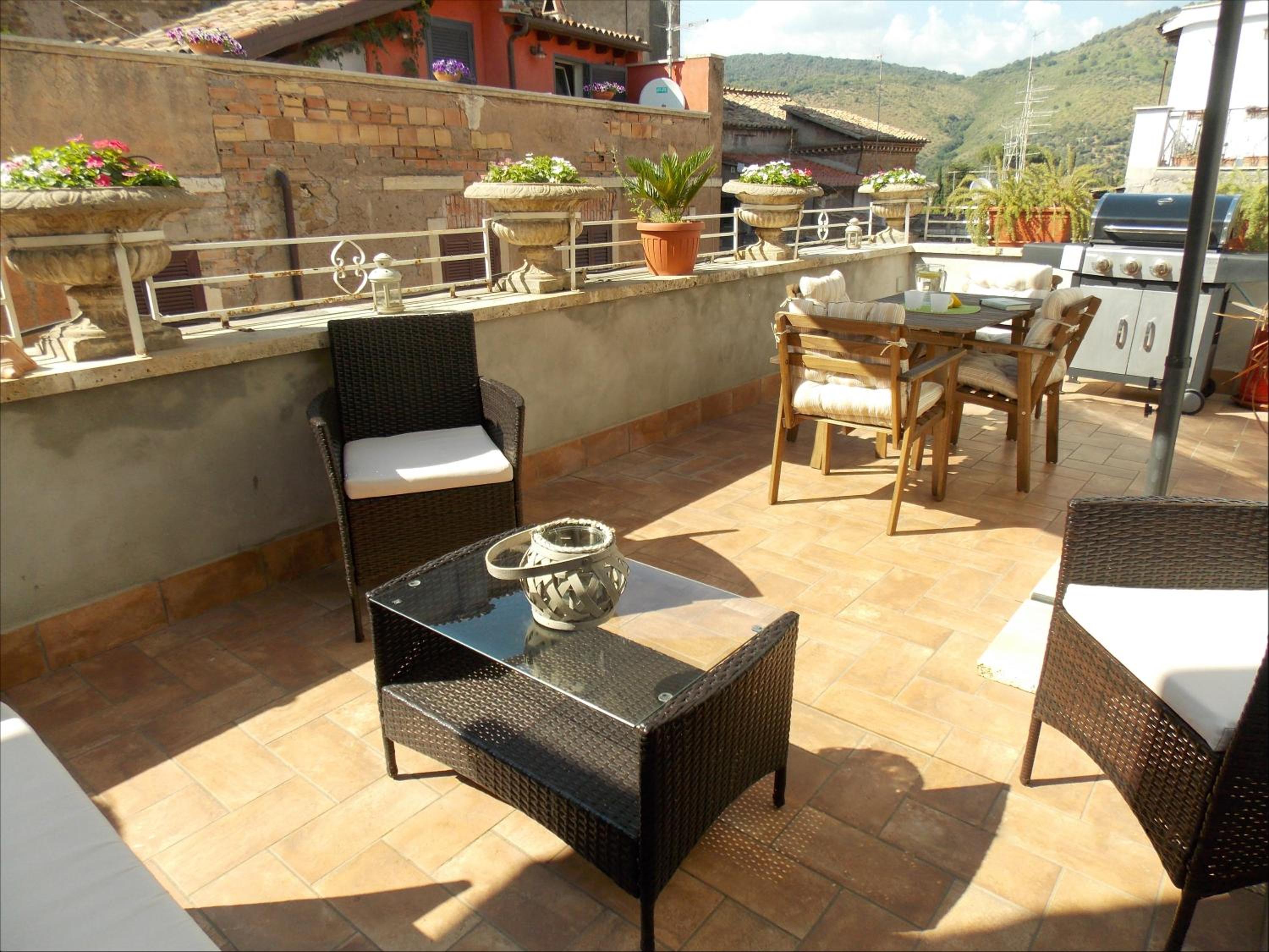 Apartment with Terrace - Photo 5