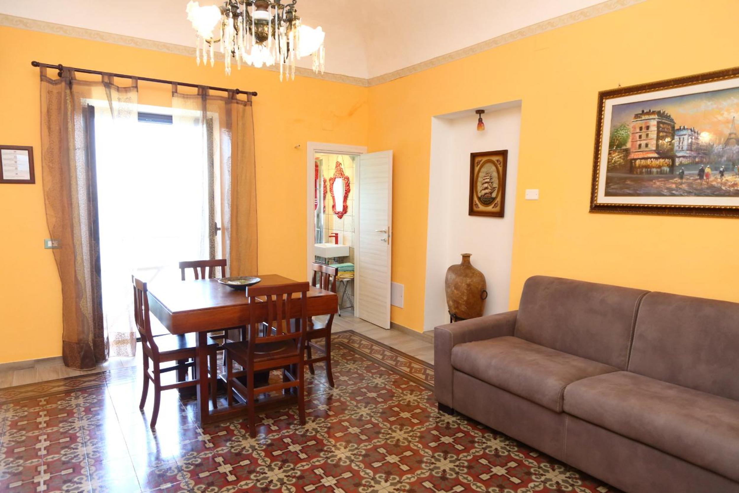 One-Bedroom Apartment with Balcony and Sea View - Photo 19