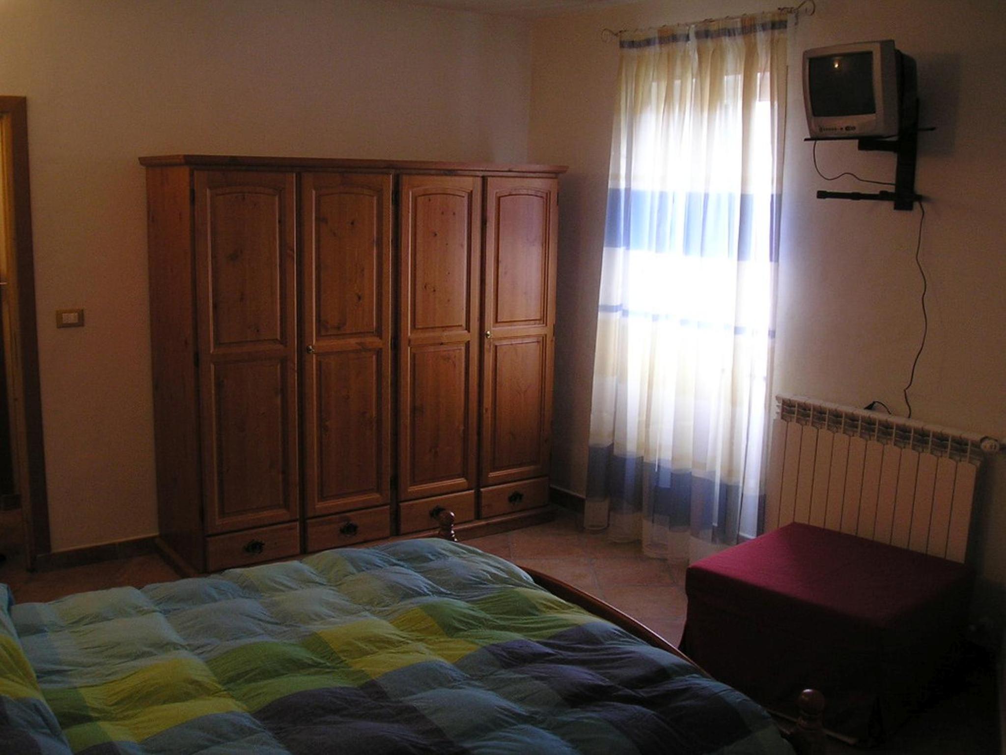 Deluxe Double Room with Extra Bed - Photo 4