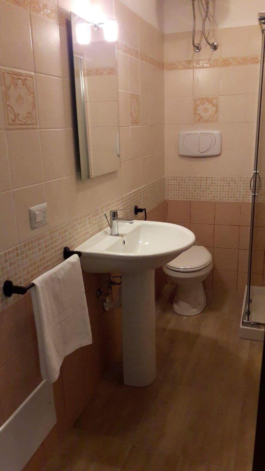 Double or Twin Room photo 3