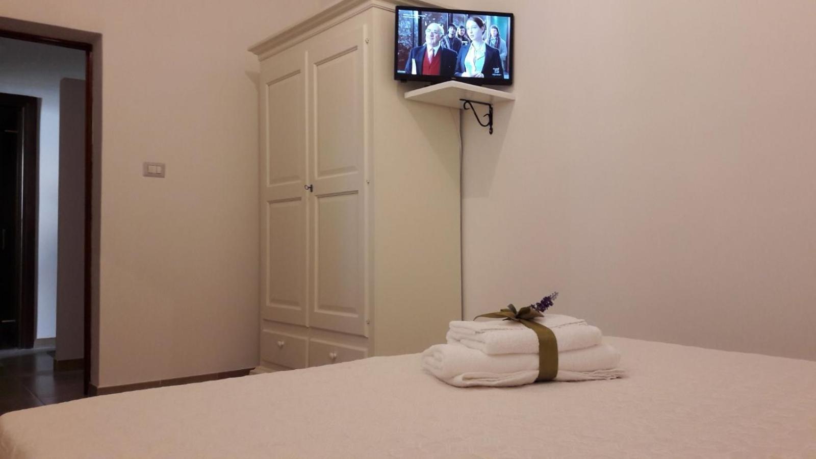 Double or Twin Room photo 3