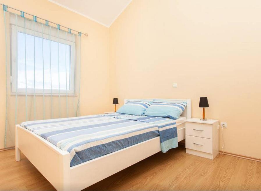 Apartment - Split Level