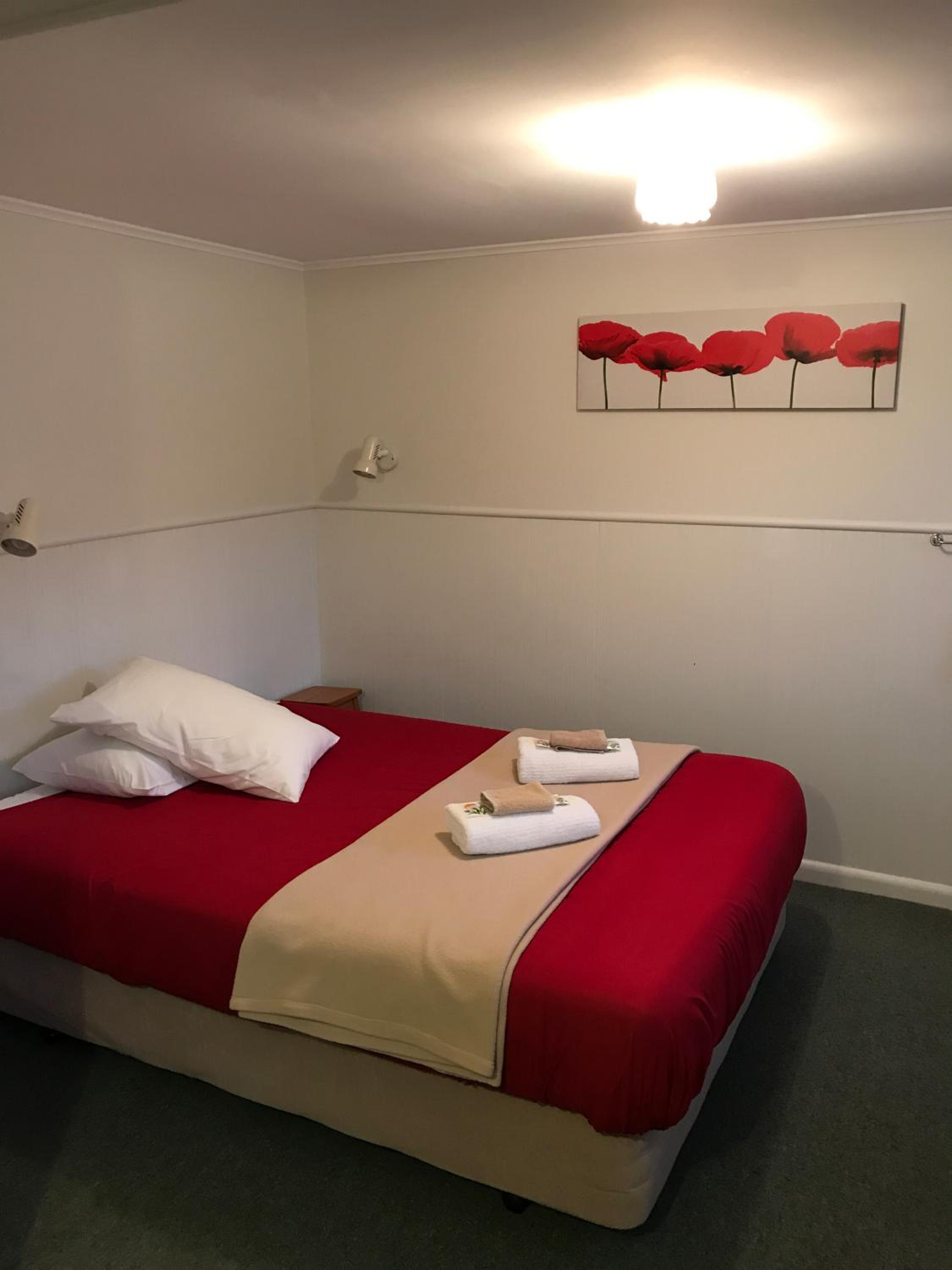 Double or Twin Room with Shared Bathroom photo 1
