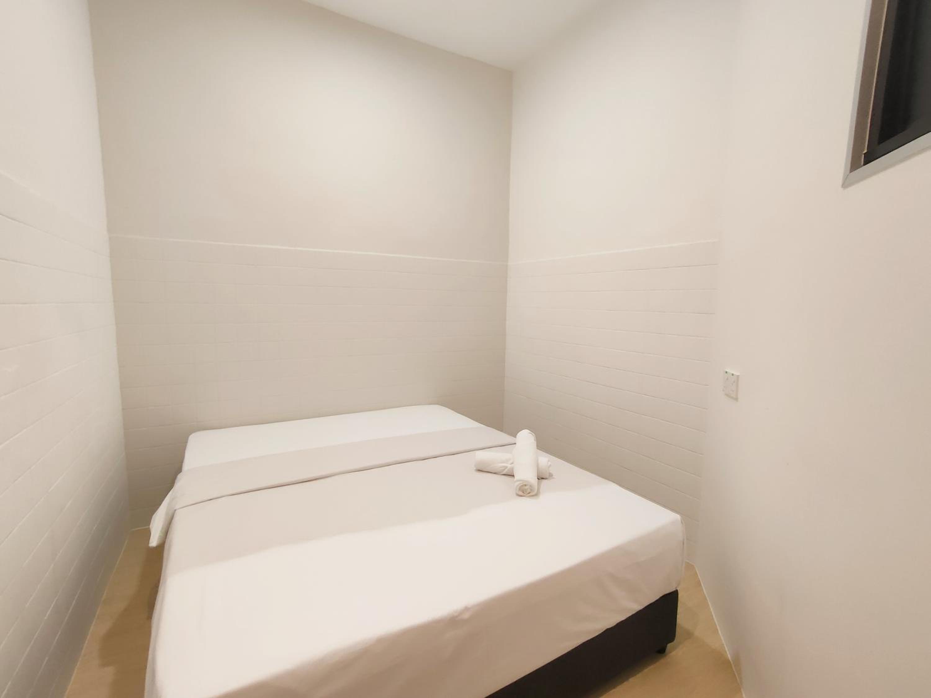 Queen Room with Shared Bathroom