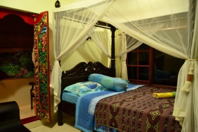 Standard Double or Twin Room with Fan - Photo 1