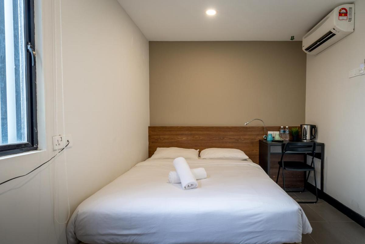 Deluxe Queen Room