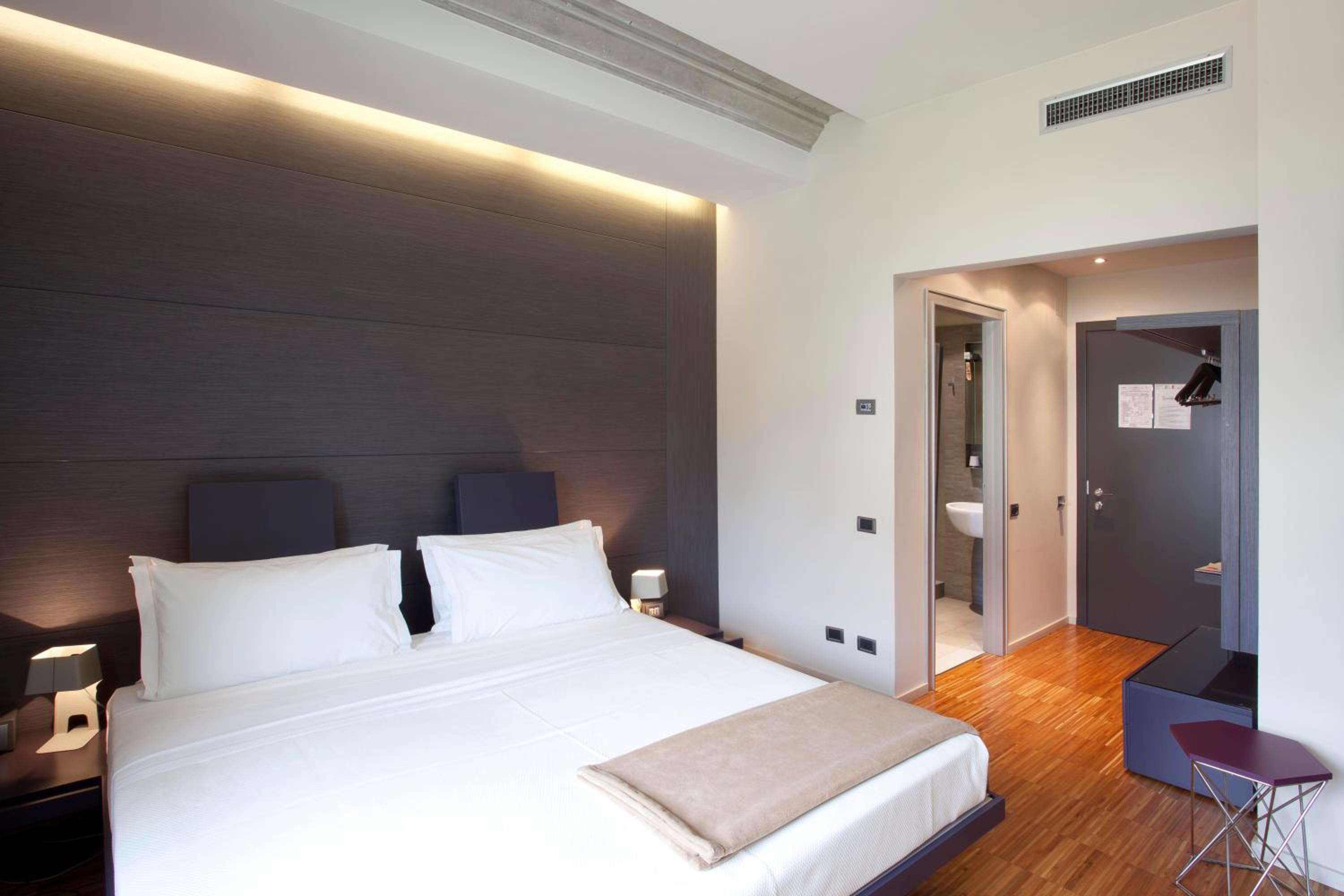 Deluxe Double or Twin Room - Photo 3