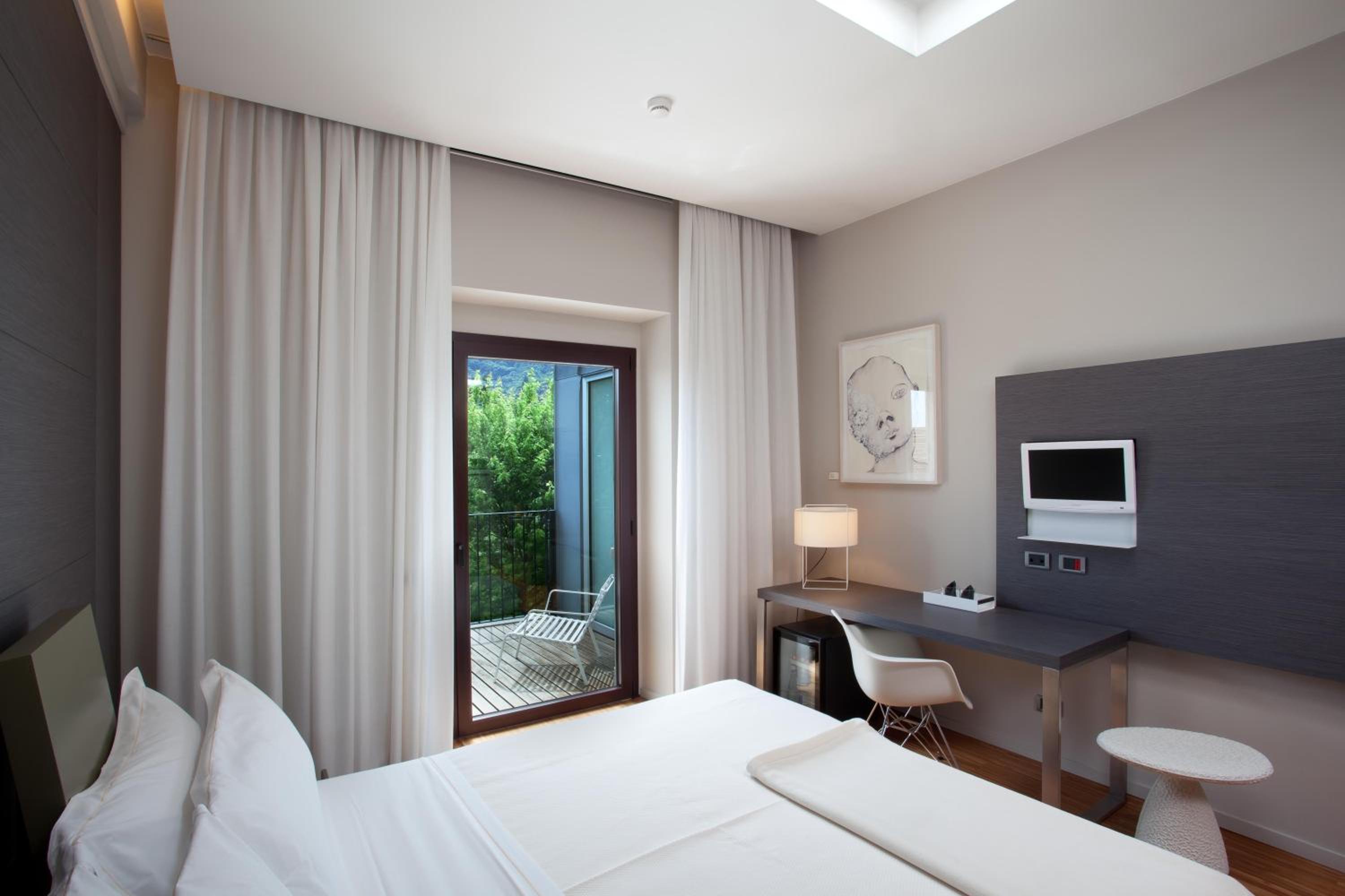 Deluxe Double or Twin Room - Photo 2