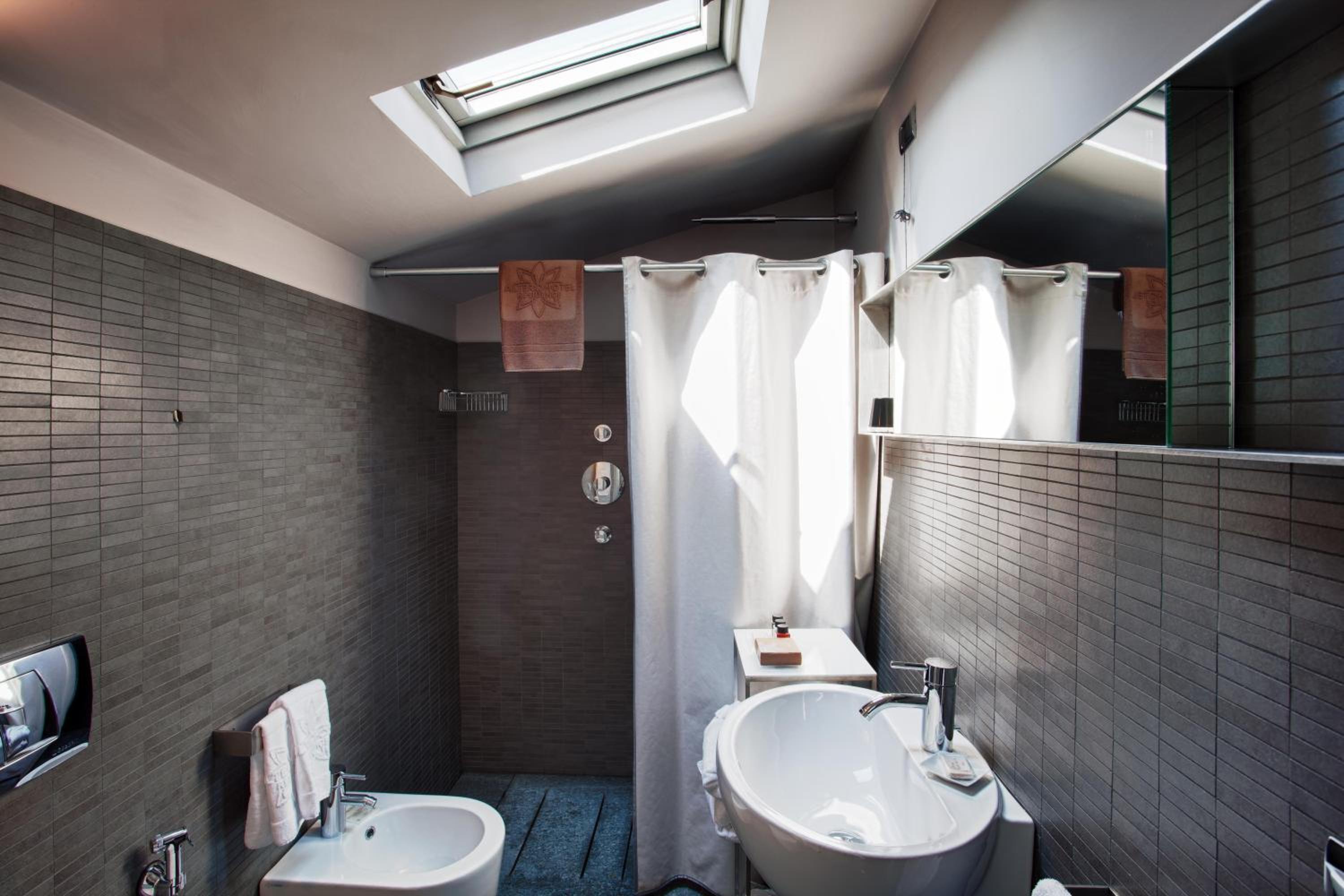 Suite - Photo 2