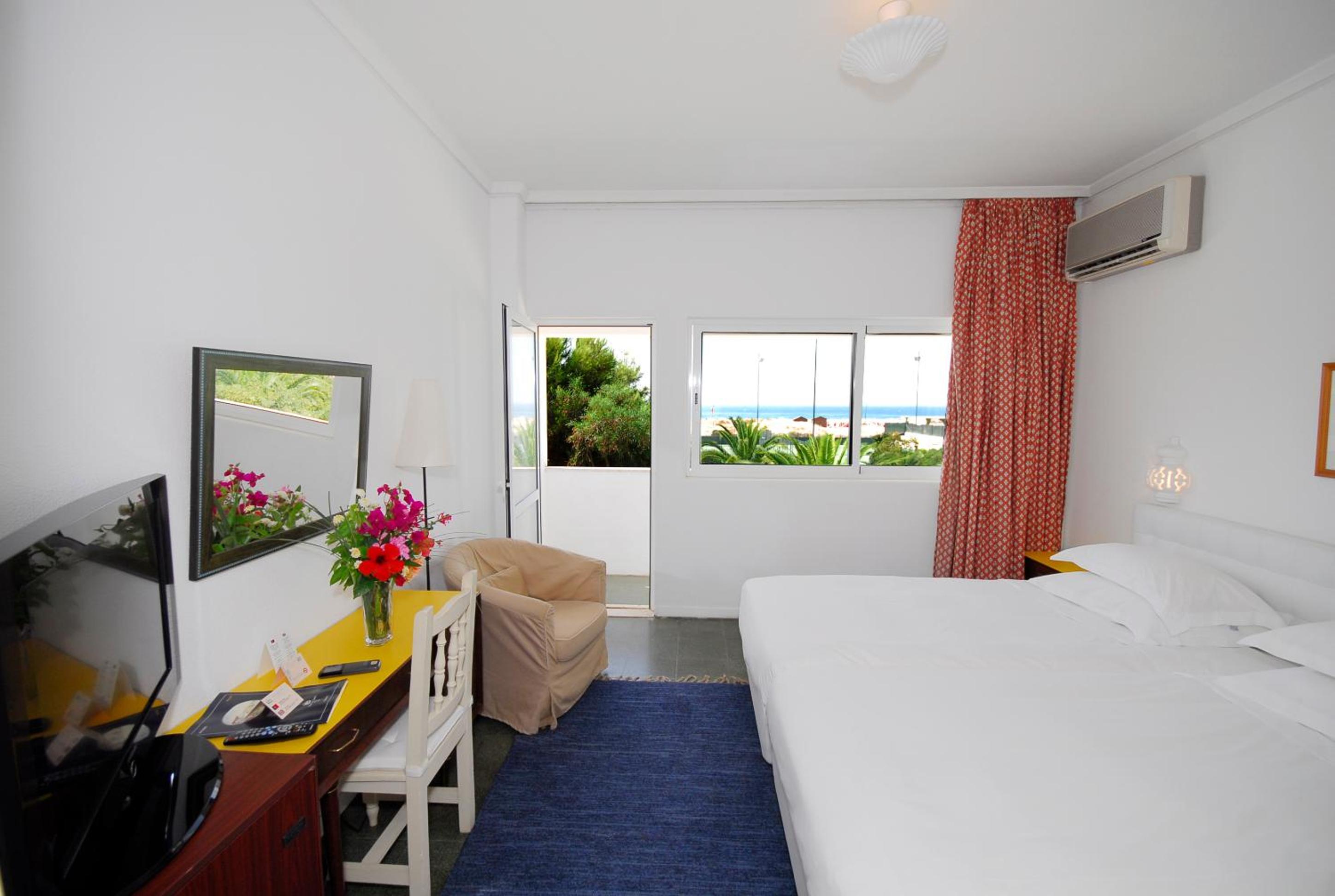 Double Room with Sea View and Balcony - Photo 7