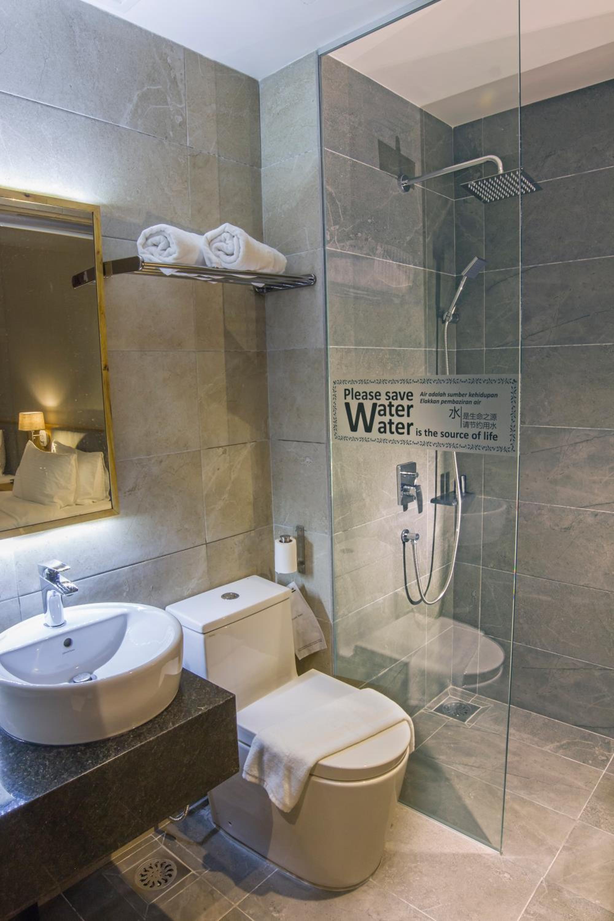 Deluxe King Room photo 2