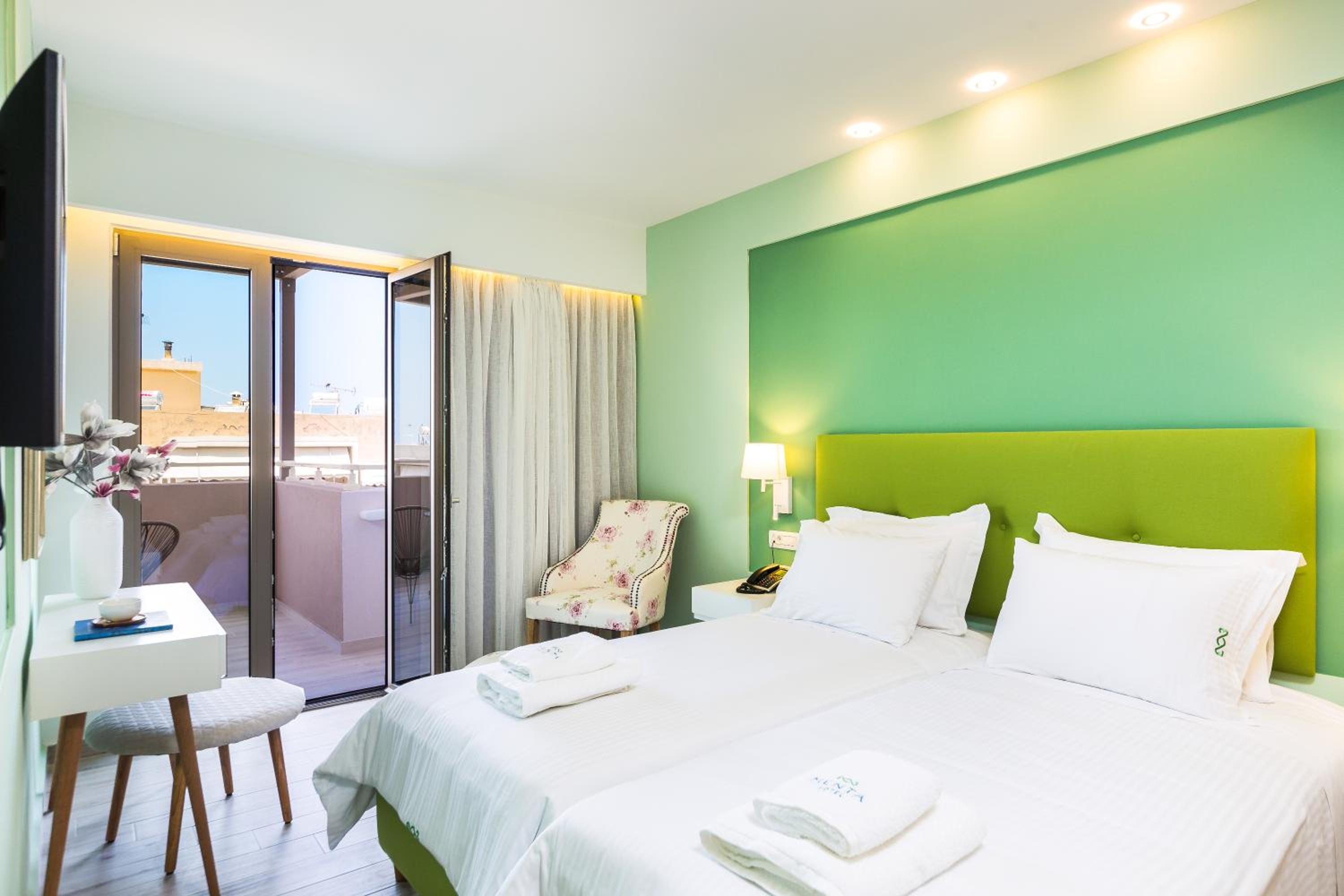 Menta Deluxe Suite with Jacuzzi