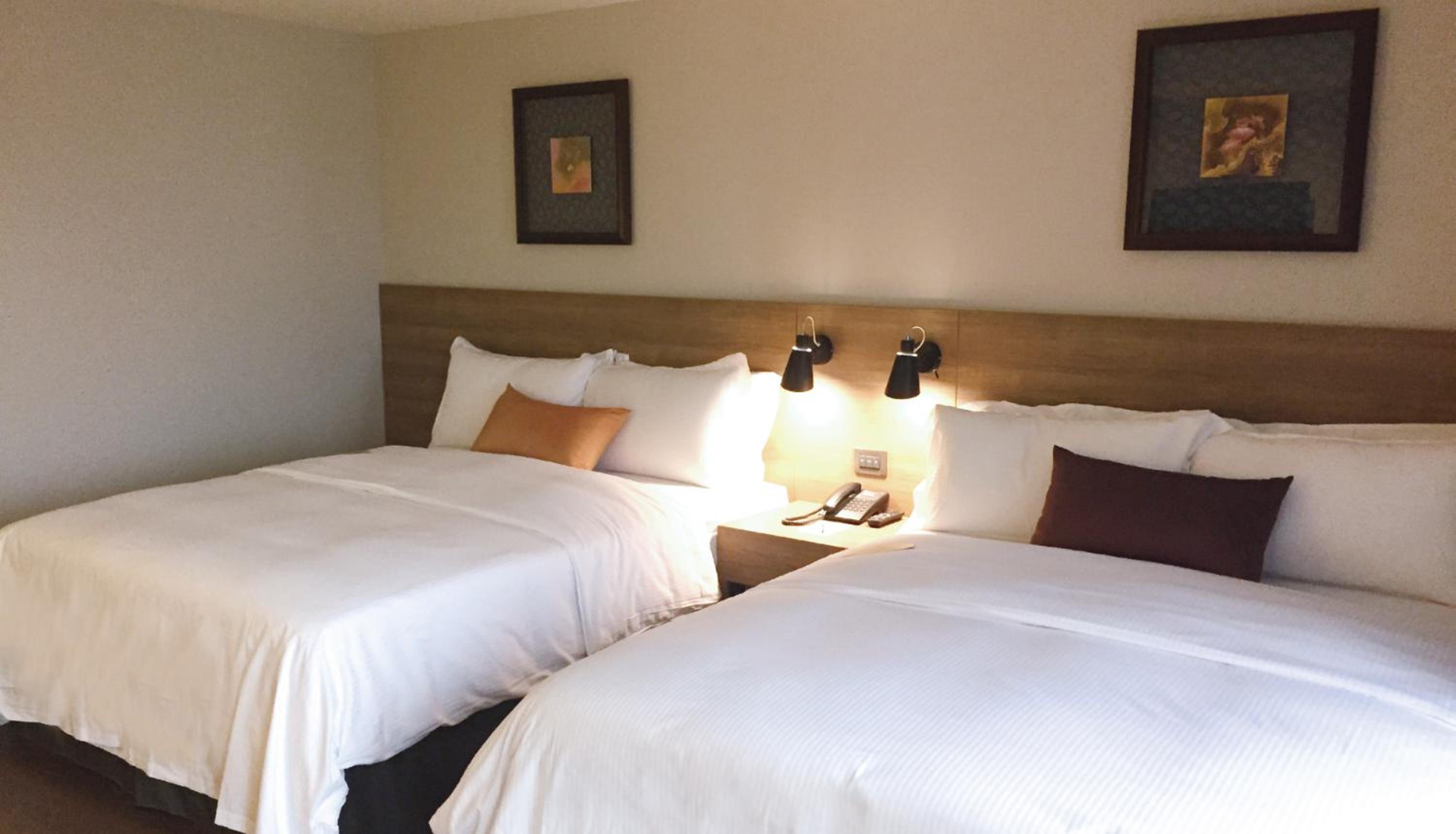 Deluxe Suite (4 Adults) photo 2