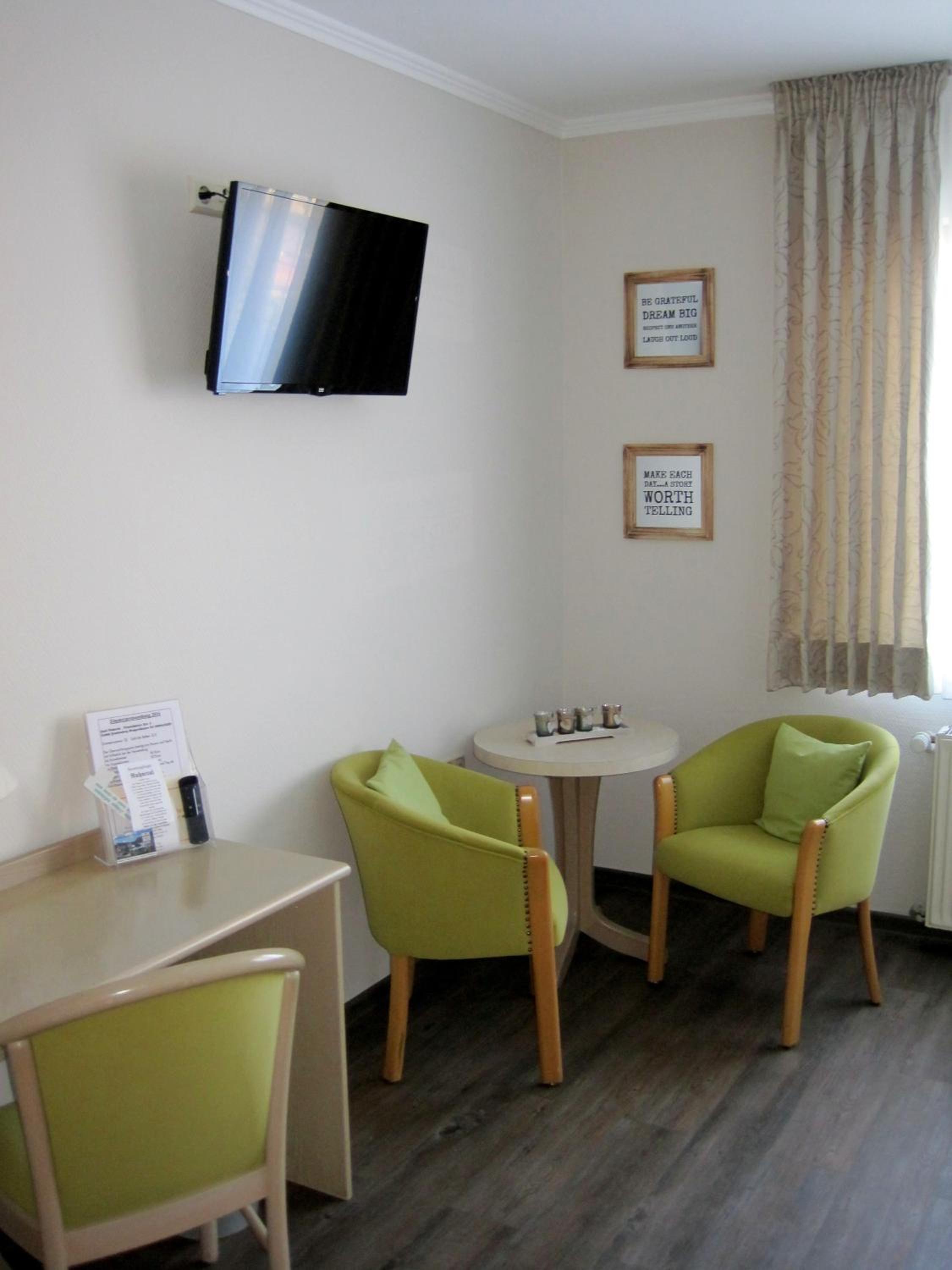Single Room photo 2