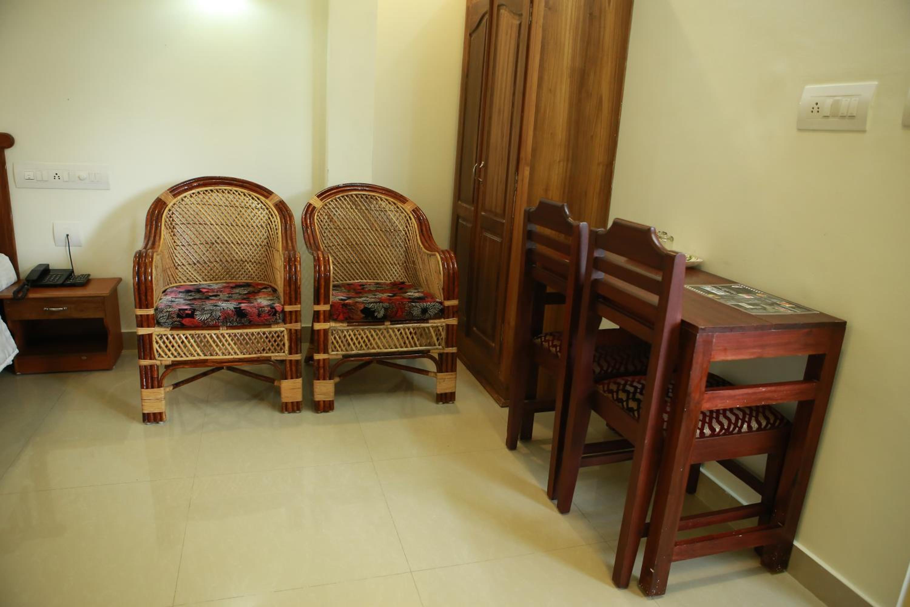 Standard Double Room - Photo 10
