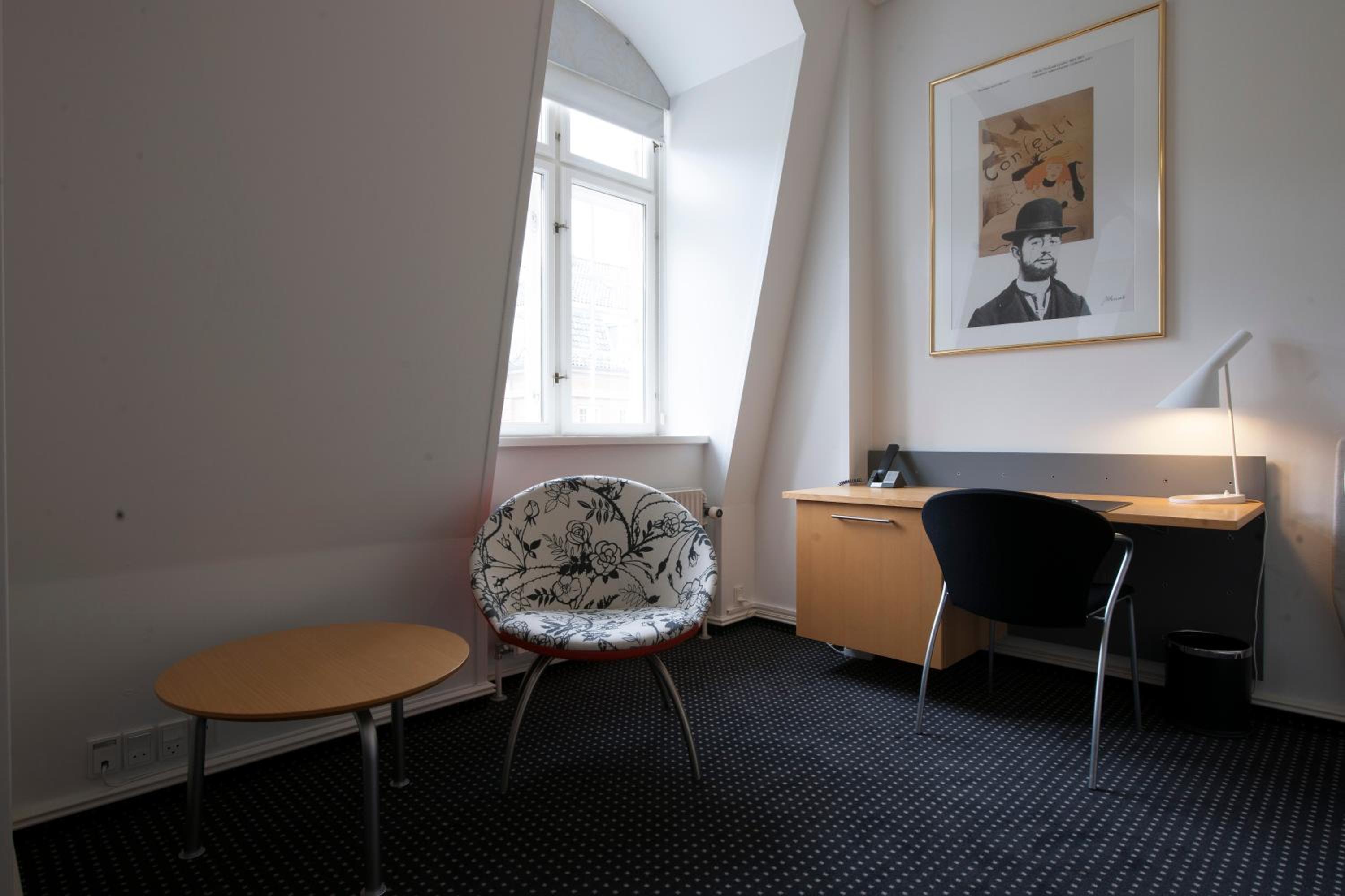 Double Room - Photo 5