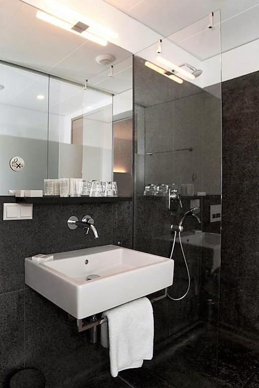 Standard Double or Twin Room photo 3
