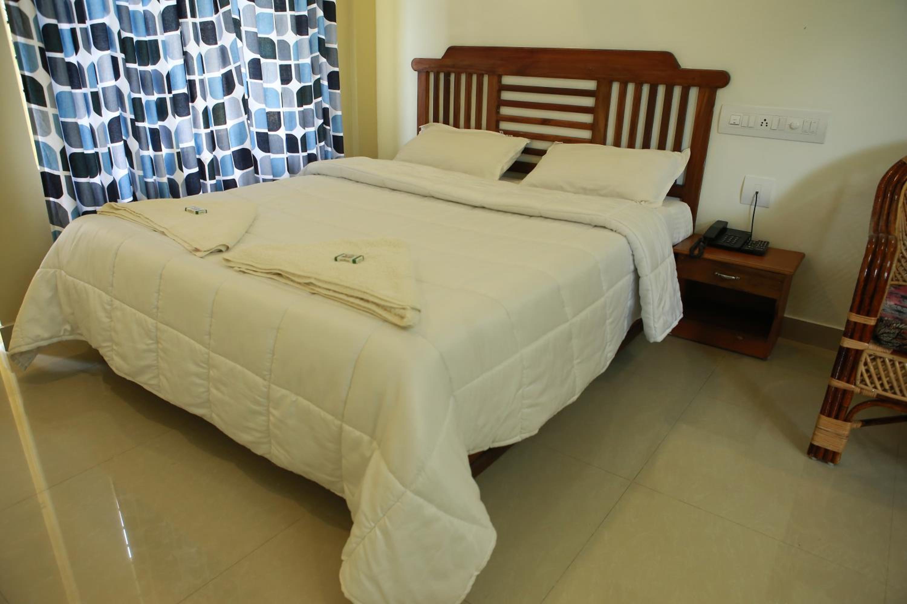 Standard Double Room - Photo 12