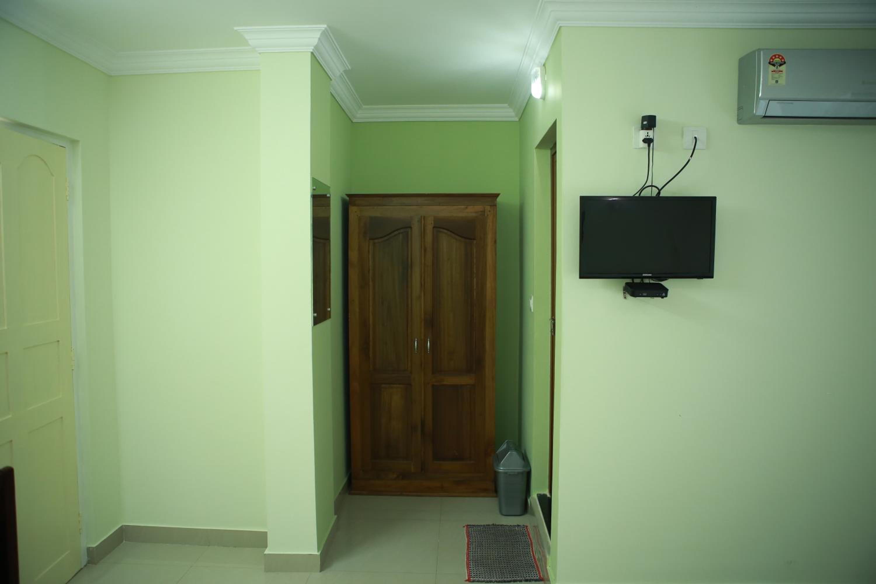 Standard Double Room - Photo 5