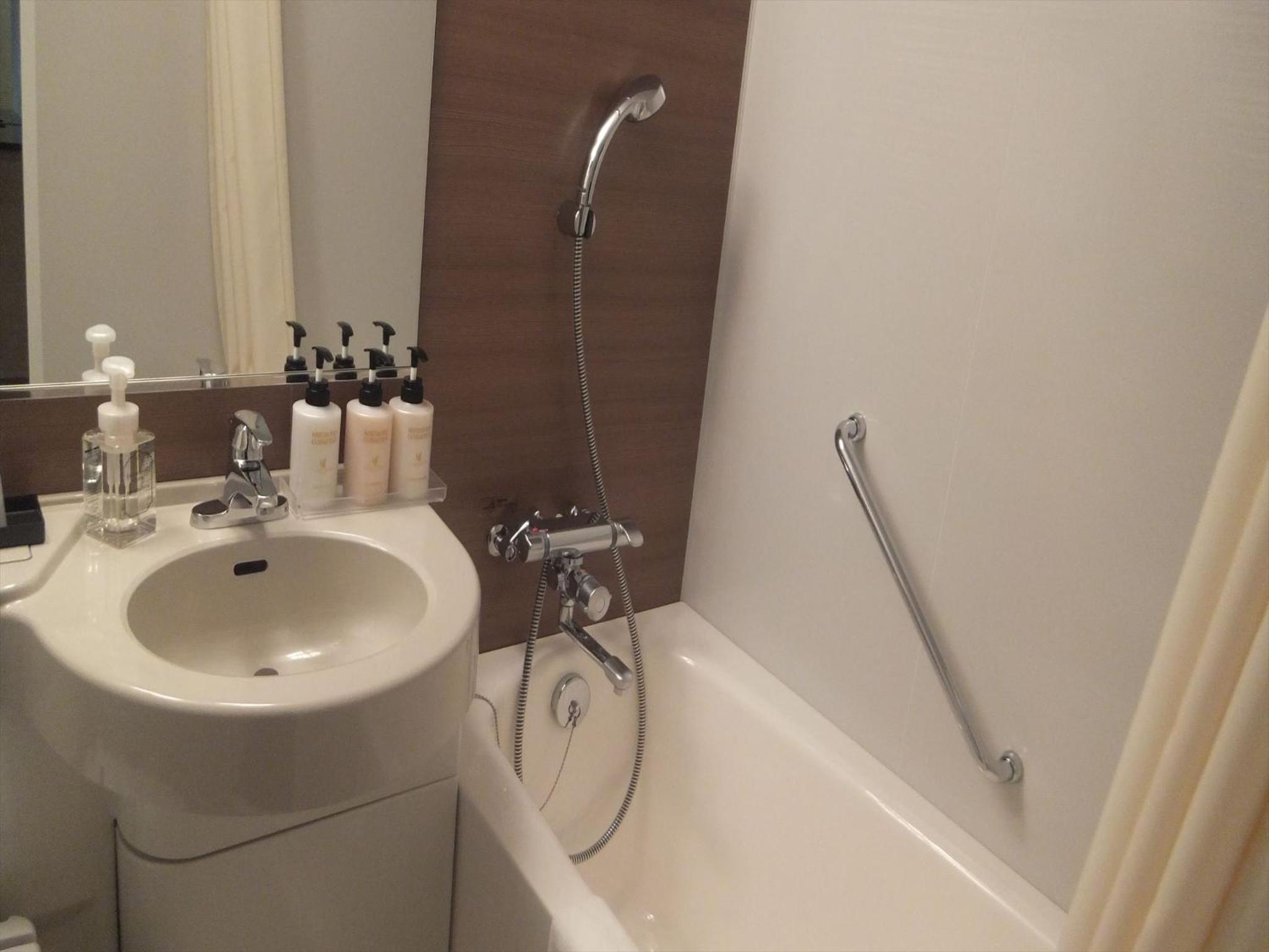 Double Room with Small Double Bed - Non-Smoking - Photo 9