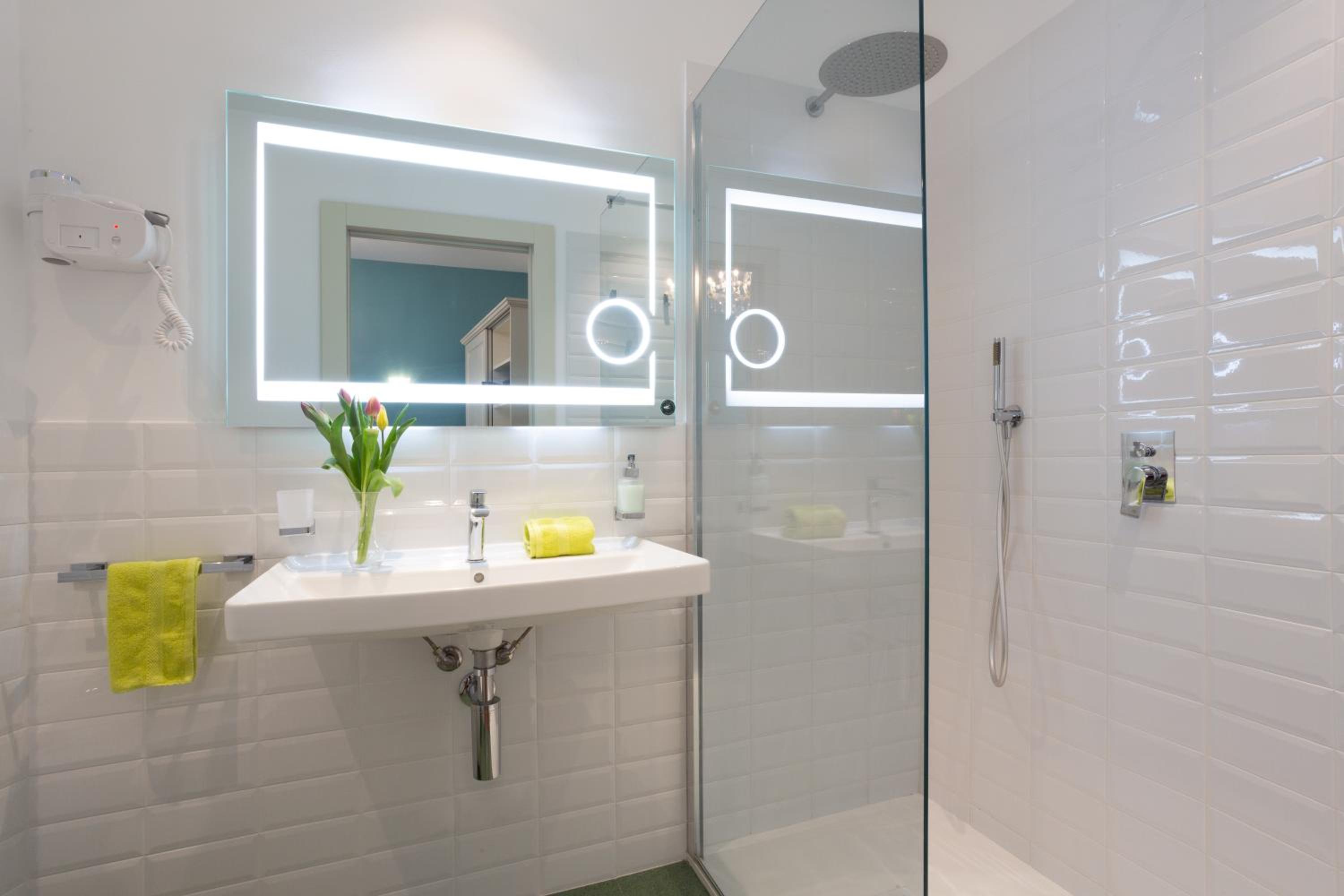 Double or Twin Room with Garden View photo 3