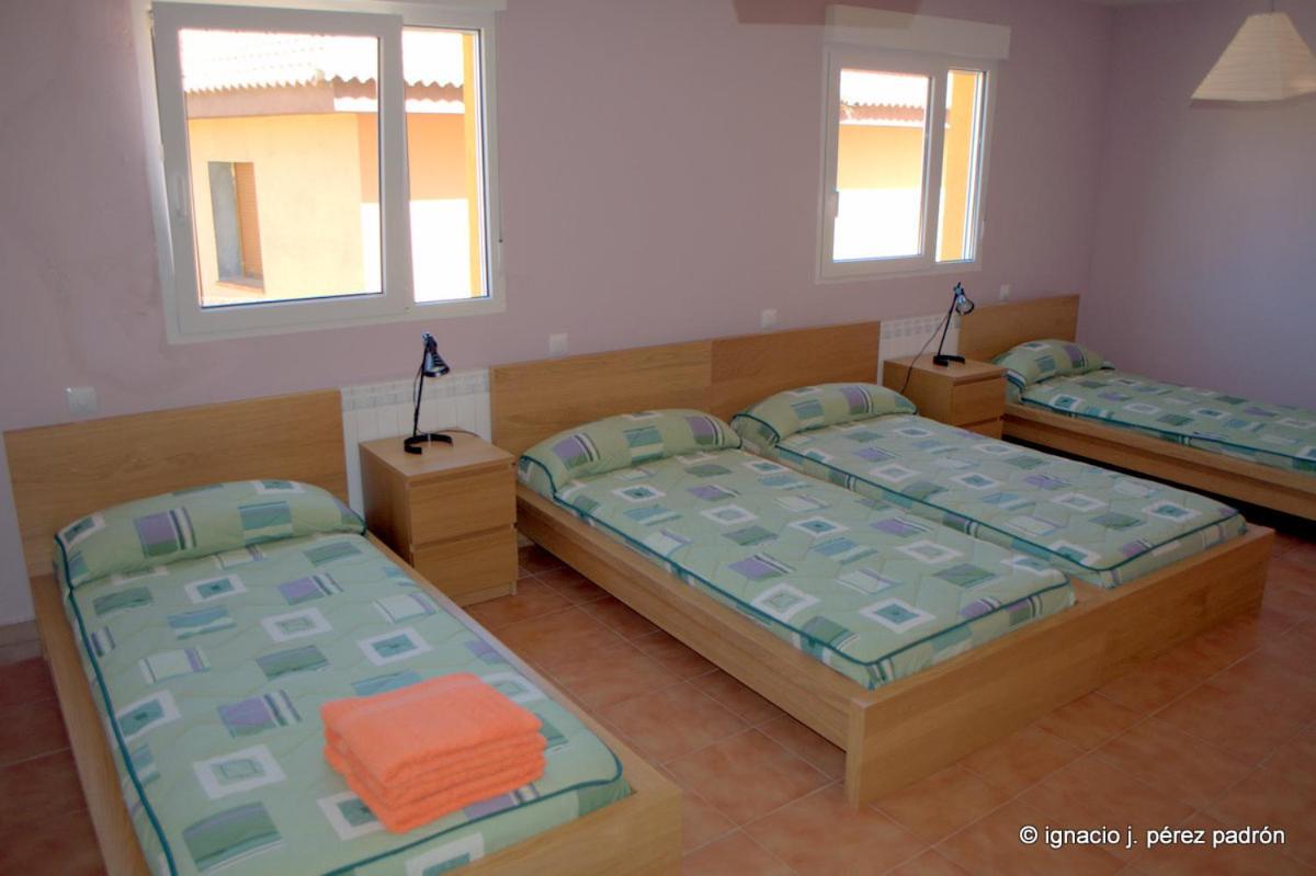 Six-Bedroom House - Photo 3