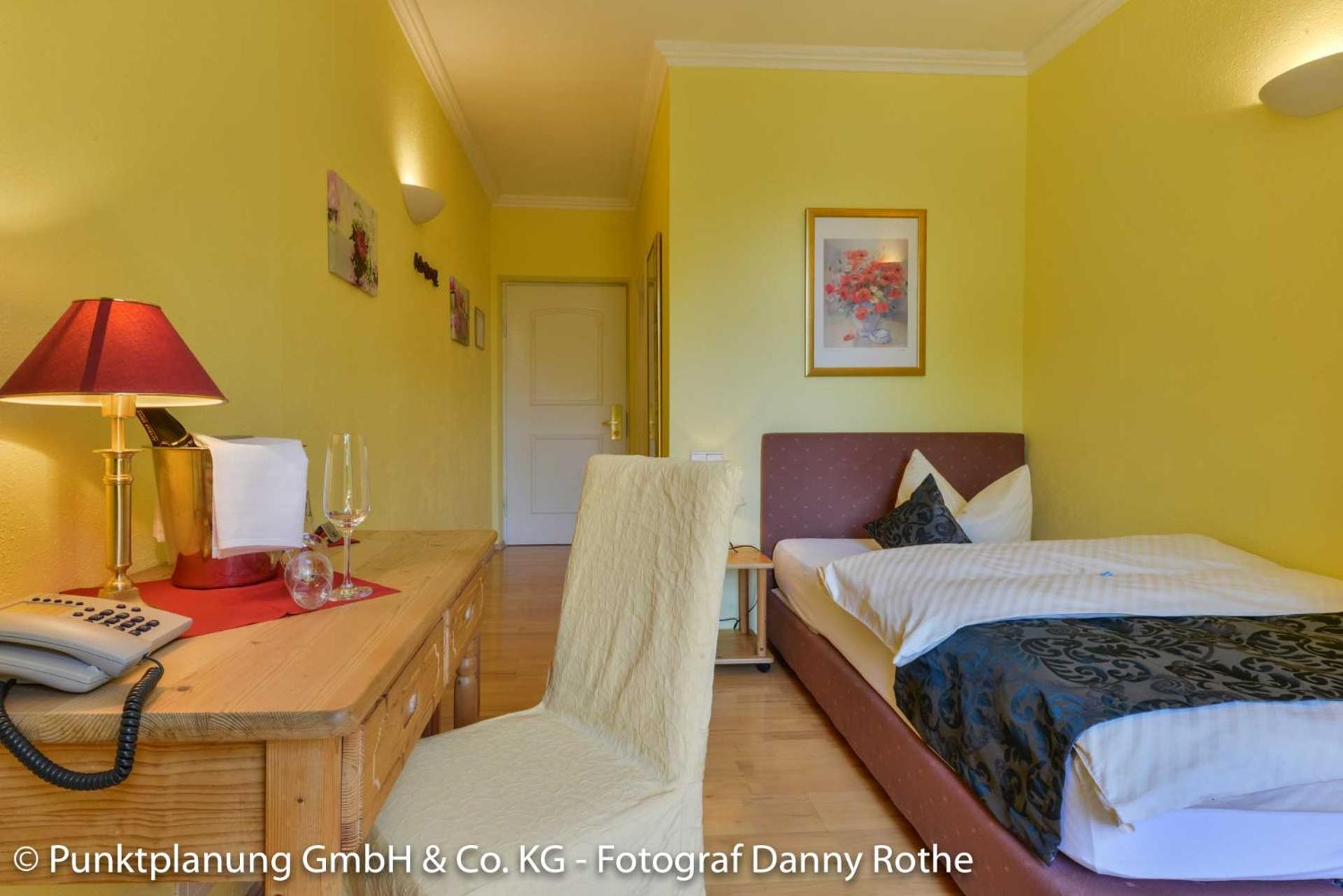 Single Room photo 3