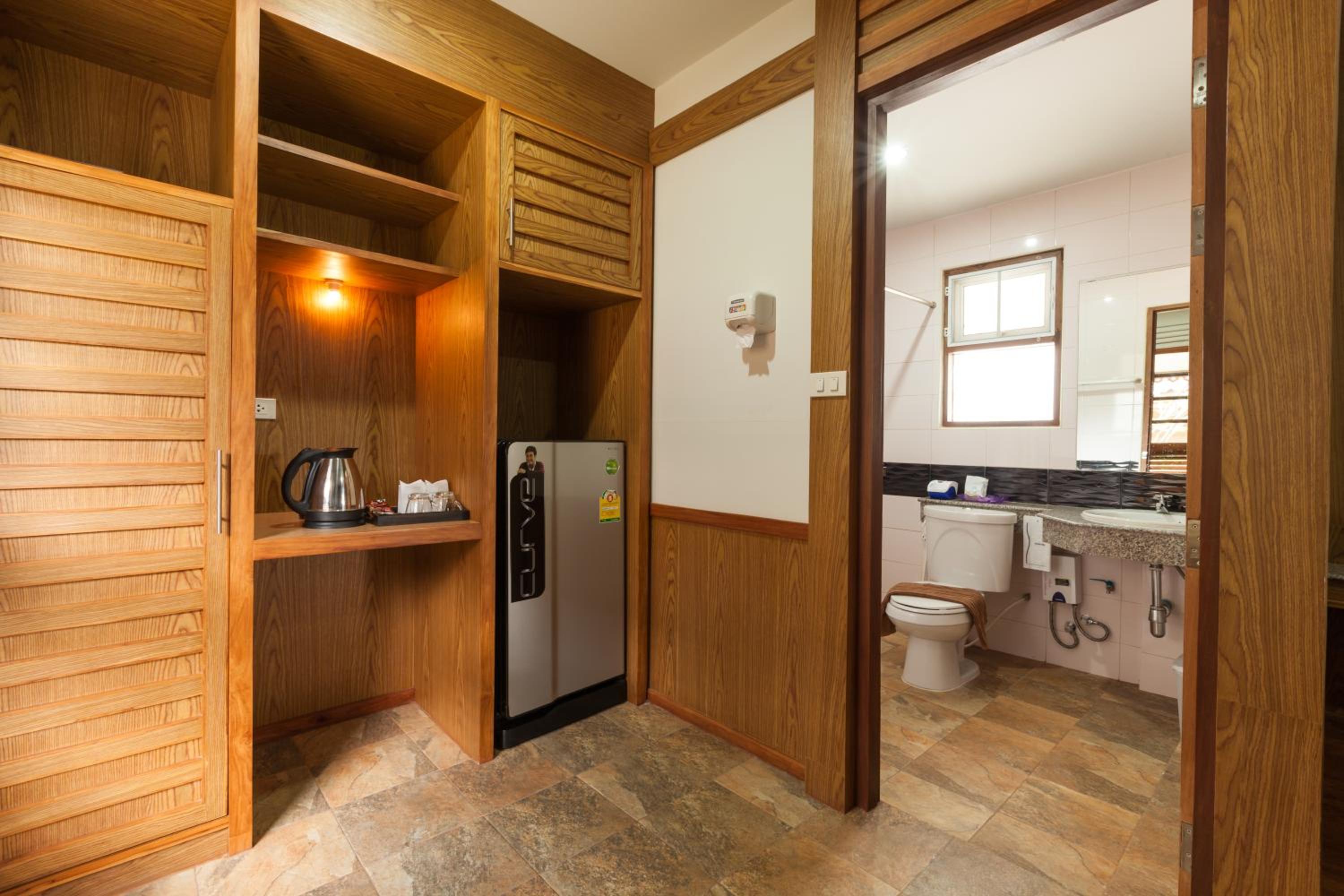 Standard Twin Room - Photo 26