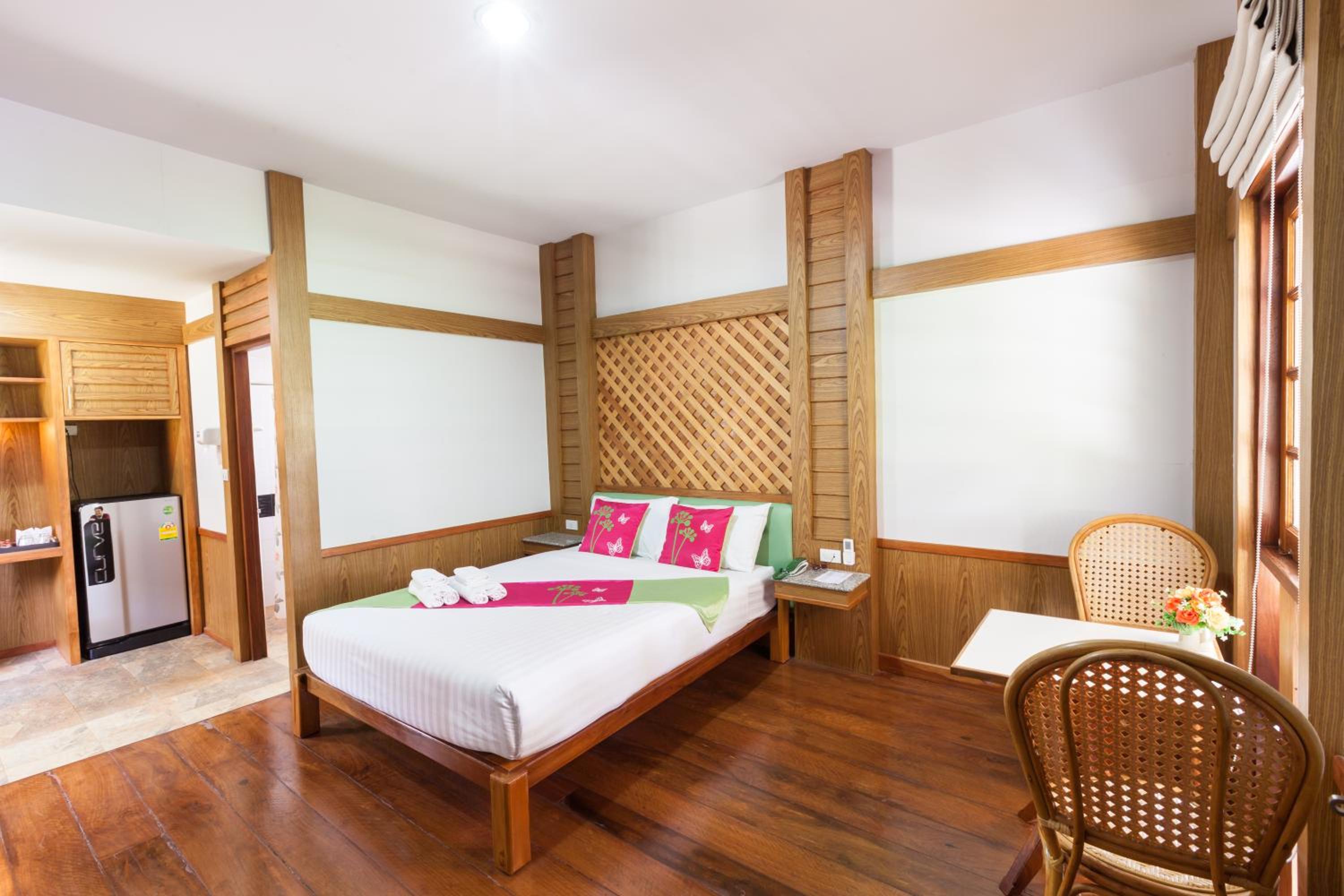 Standard Twin Room - Photo 24