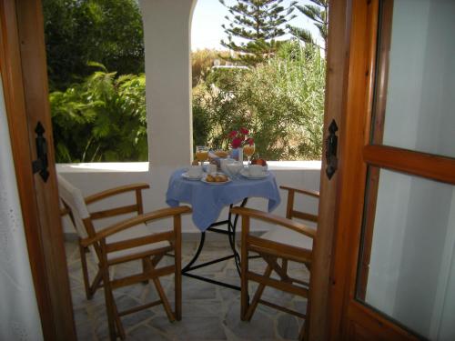 Double or Twin Room with Garden View photo 3