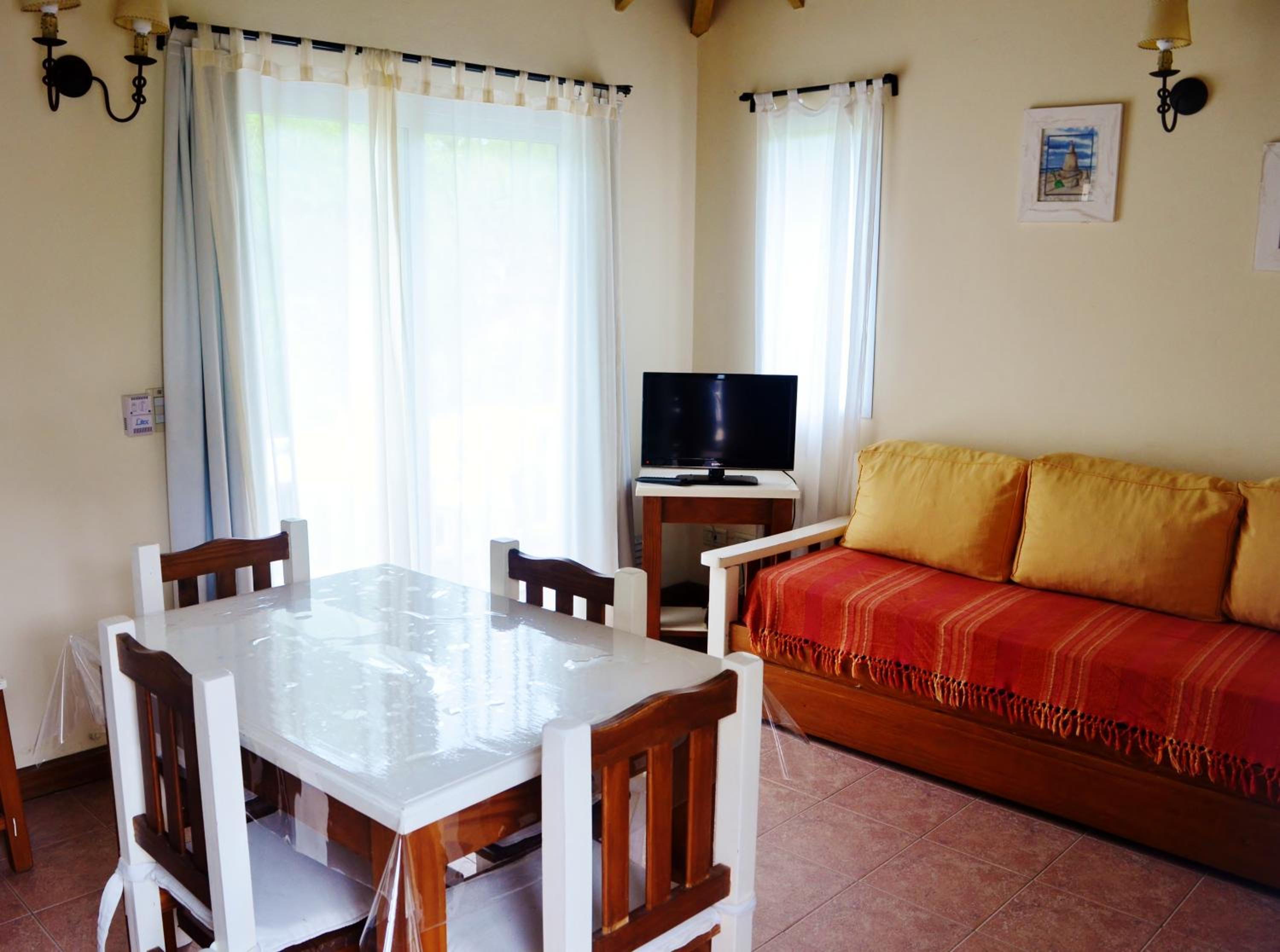 One-Bedroom Apartment (3 Adults + 1 Child)