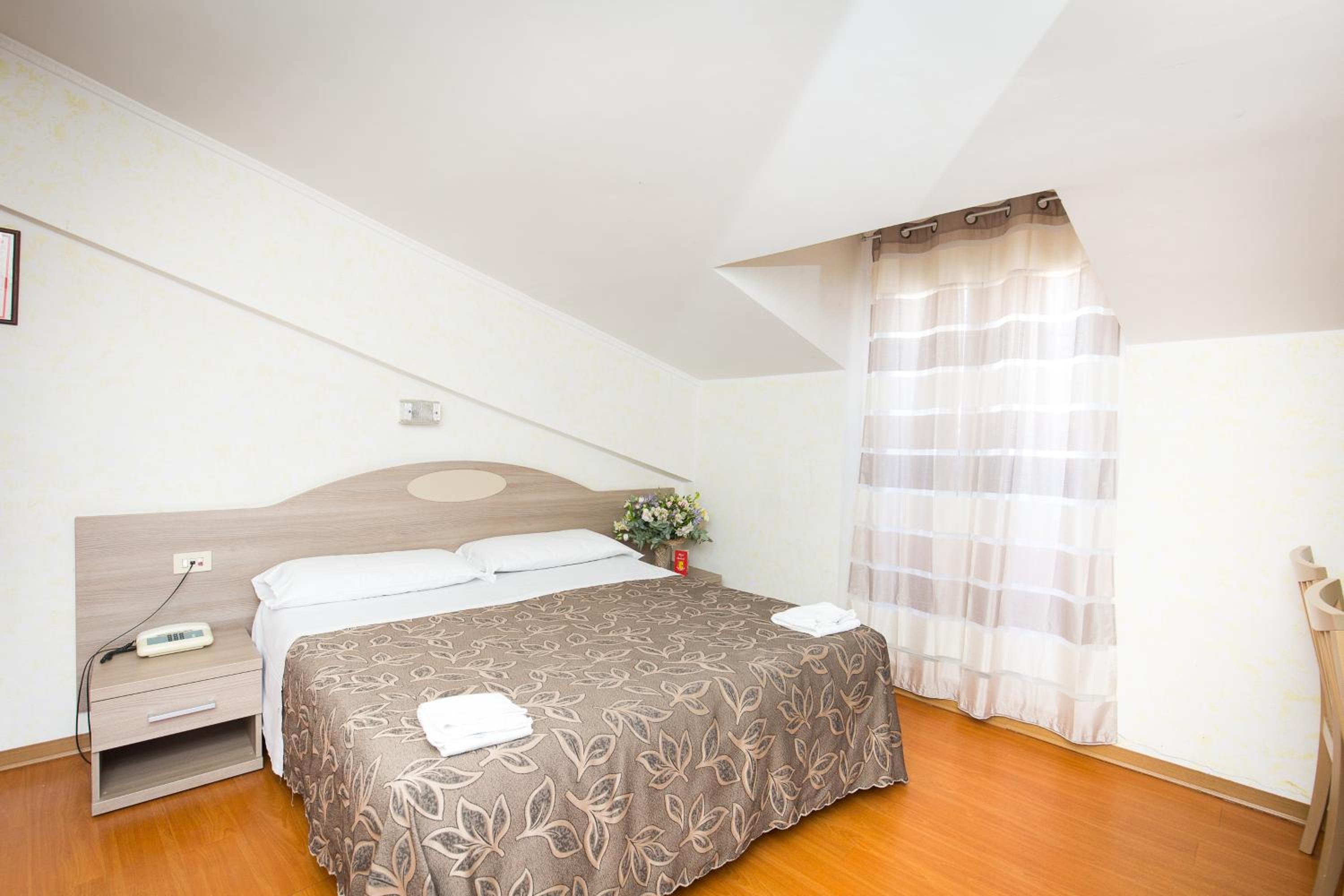 Double or Twin Room with Balcony photo 2