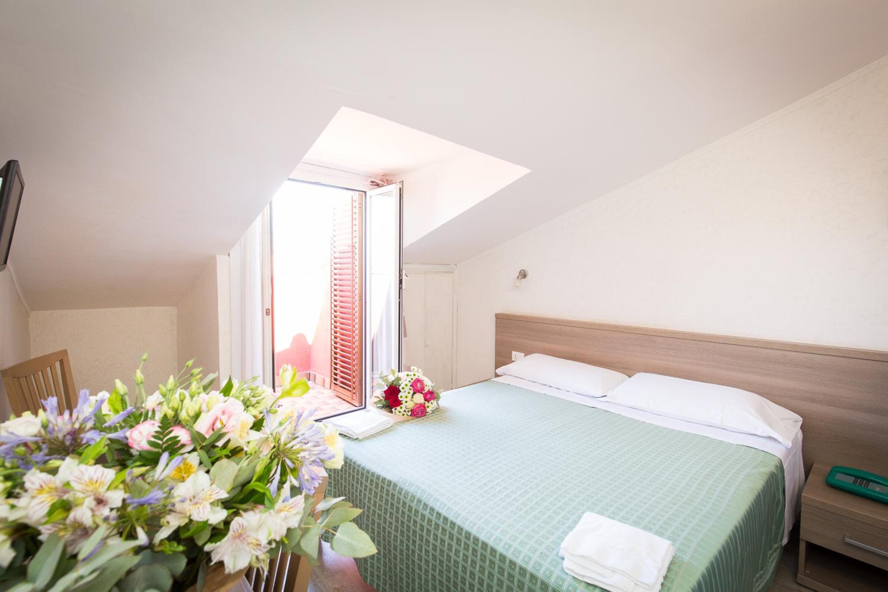 Double or Twin Room with Balcony photo 3