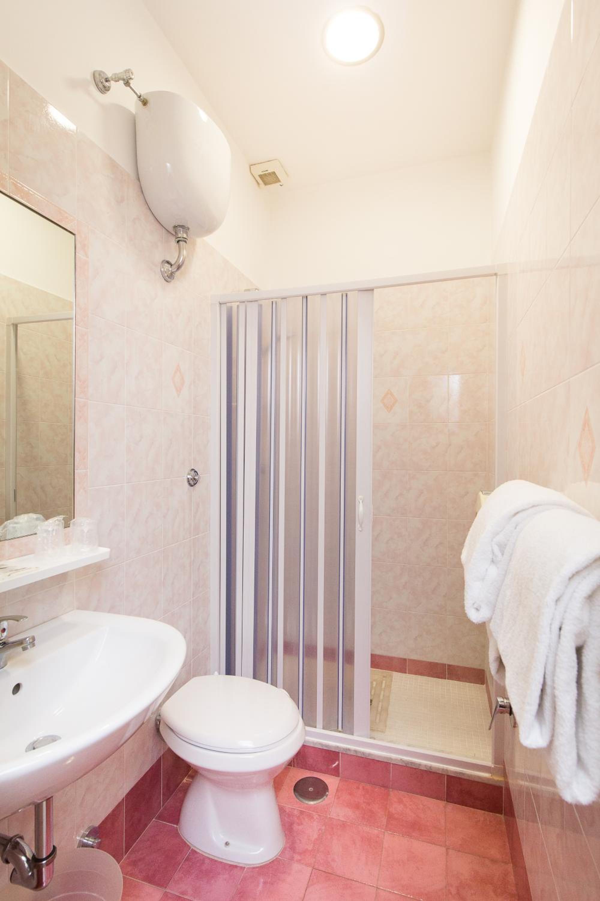 Double or Twin Room with Balcony photo 3
