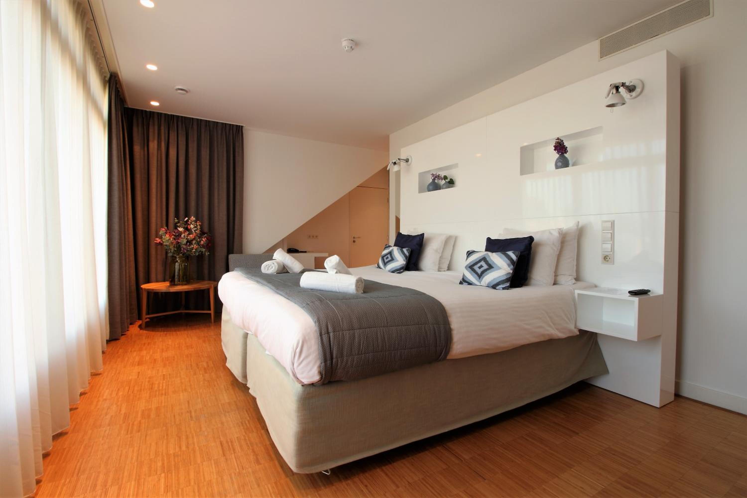 Penthouse with City View photo 1