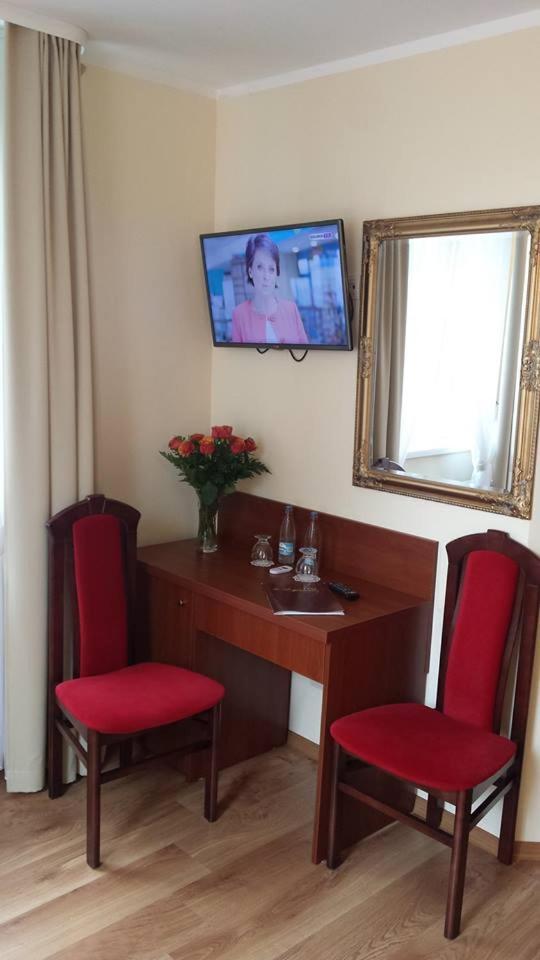 Budget Double Room - Photo 2