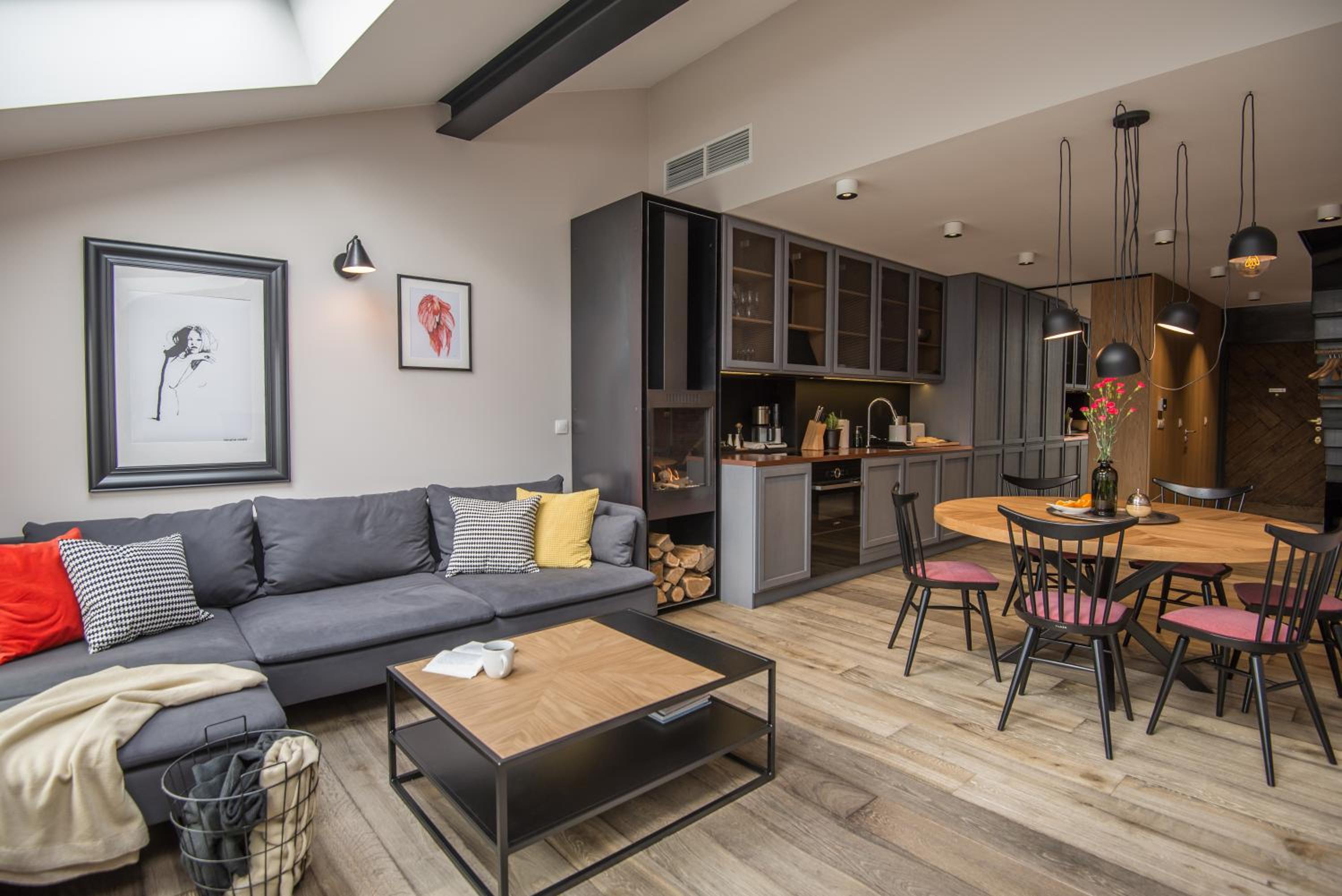Superior Apartment With Fireplace And Castle View photo 2