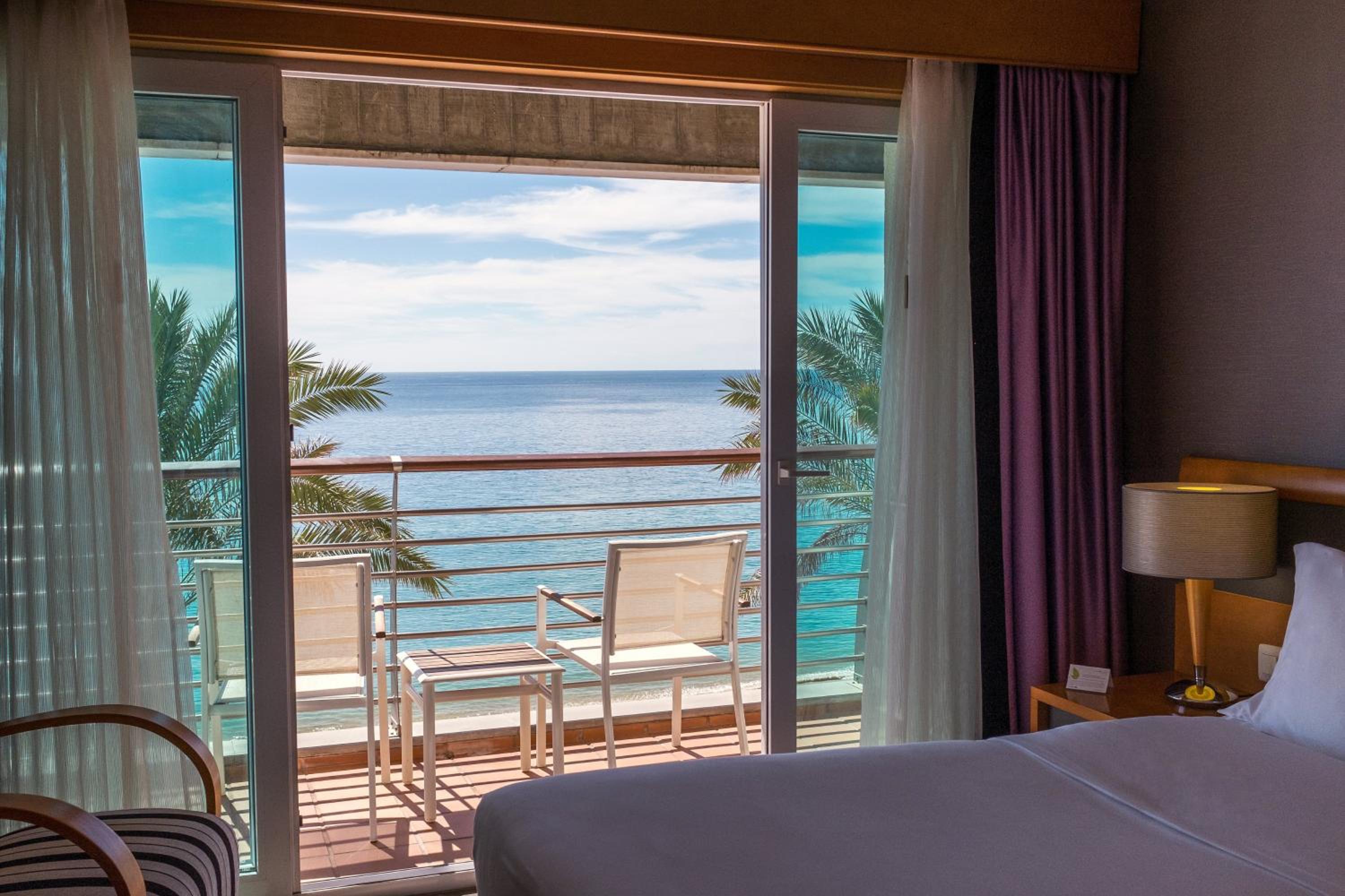 Double or Twin Room with Sea View - Photo 6