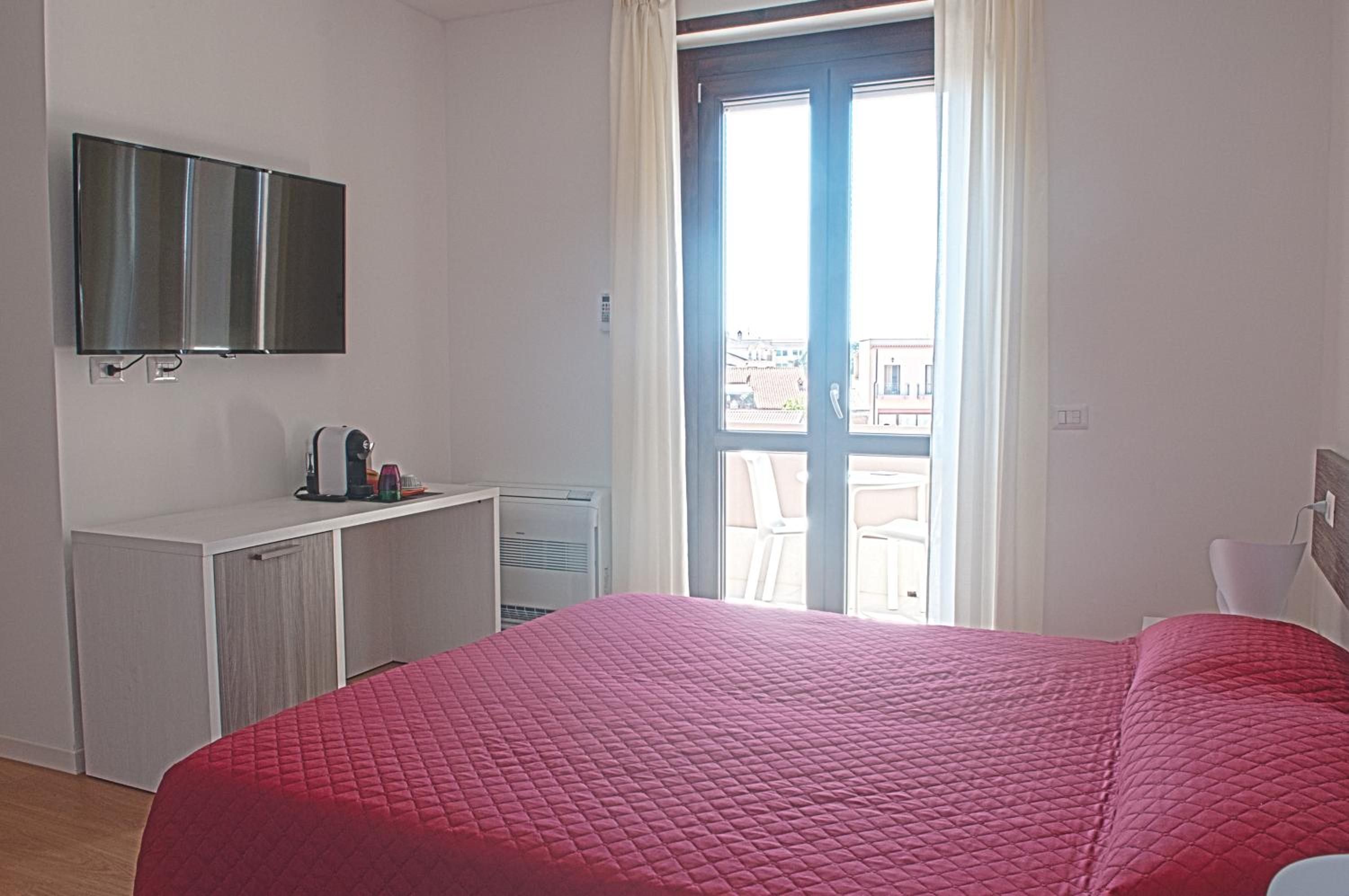 Double or Twin Room with Balcony photo 1