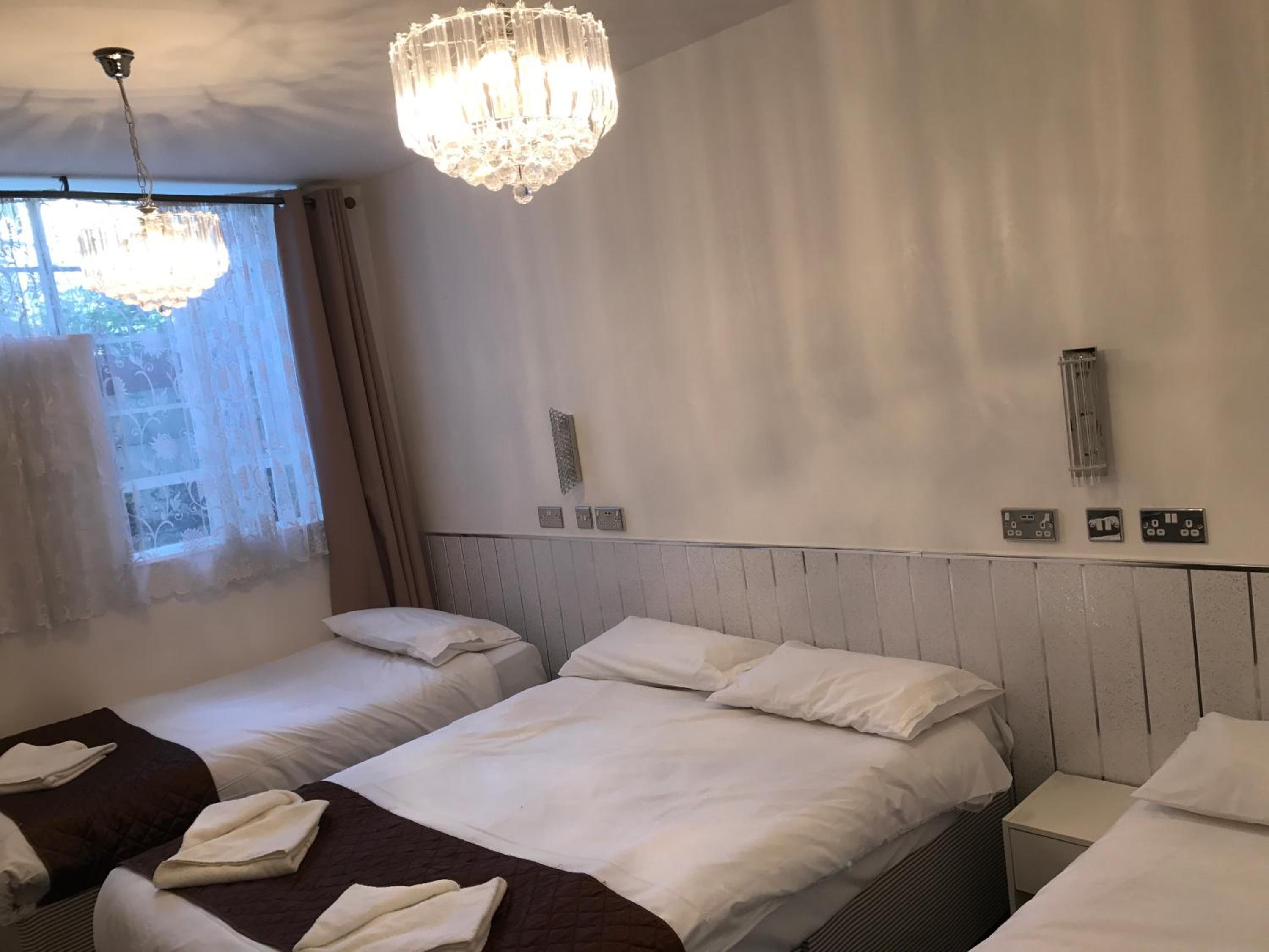 Quadruple Room - Photo 14