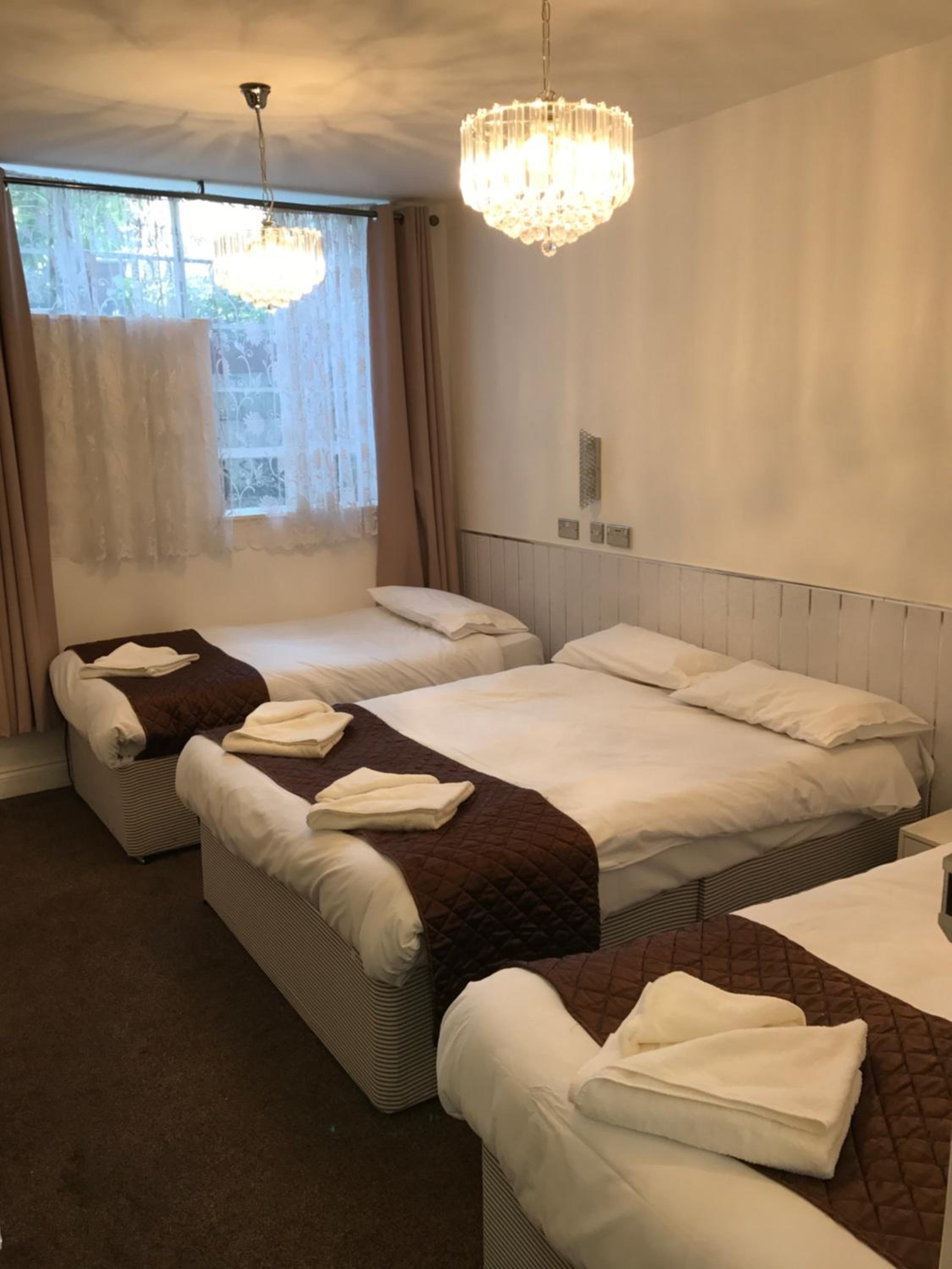 Quadruple Room - Photo 15